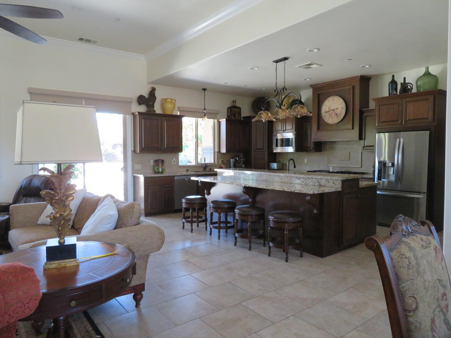 Oakdale, California, 95361, United States, 3 Bedrooms Bedrooms, ,4 BathroomsBathrooms,Residential,For Sale,1905843
