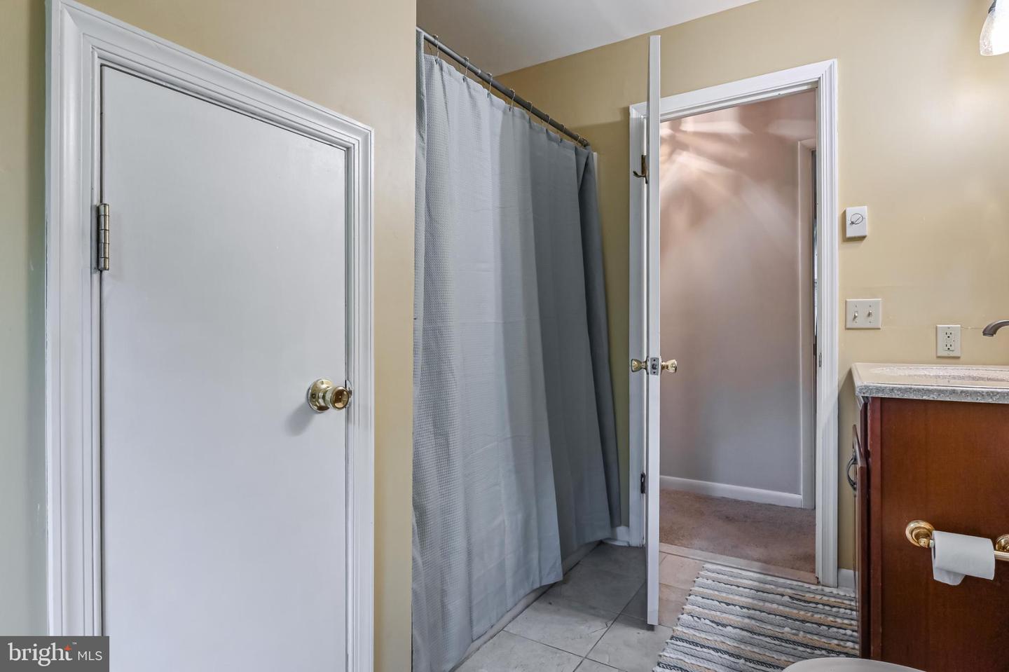 Easton, Maryland, 21601, United States, 5 Bedrooms Bedrooms, ,4 BathroomsBathrooms,Residential,For Sale,2002273