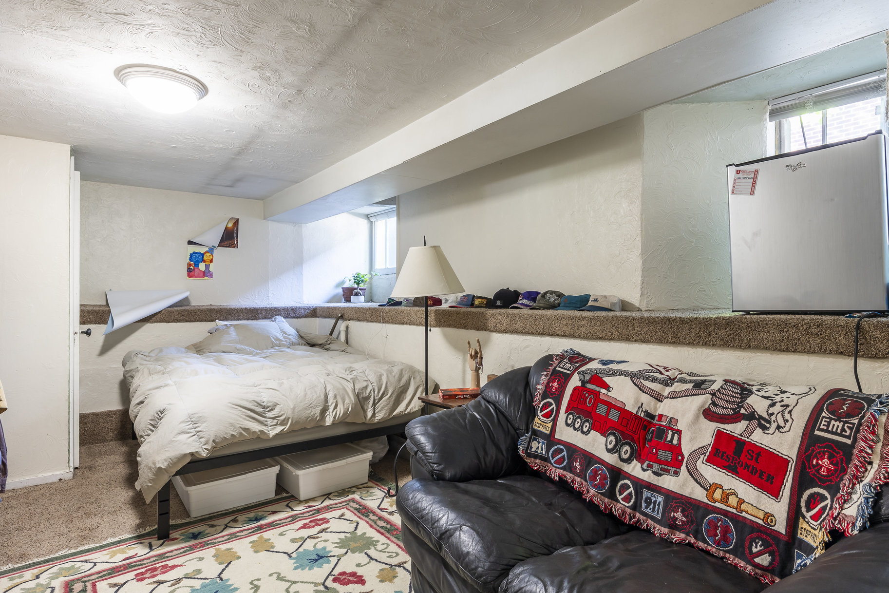  Rare Investment Opportunity on a Well-Maintained LEGAL Triplex - 物件實景