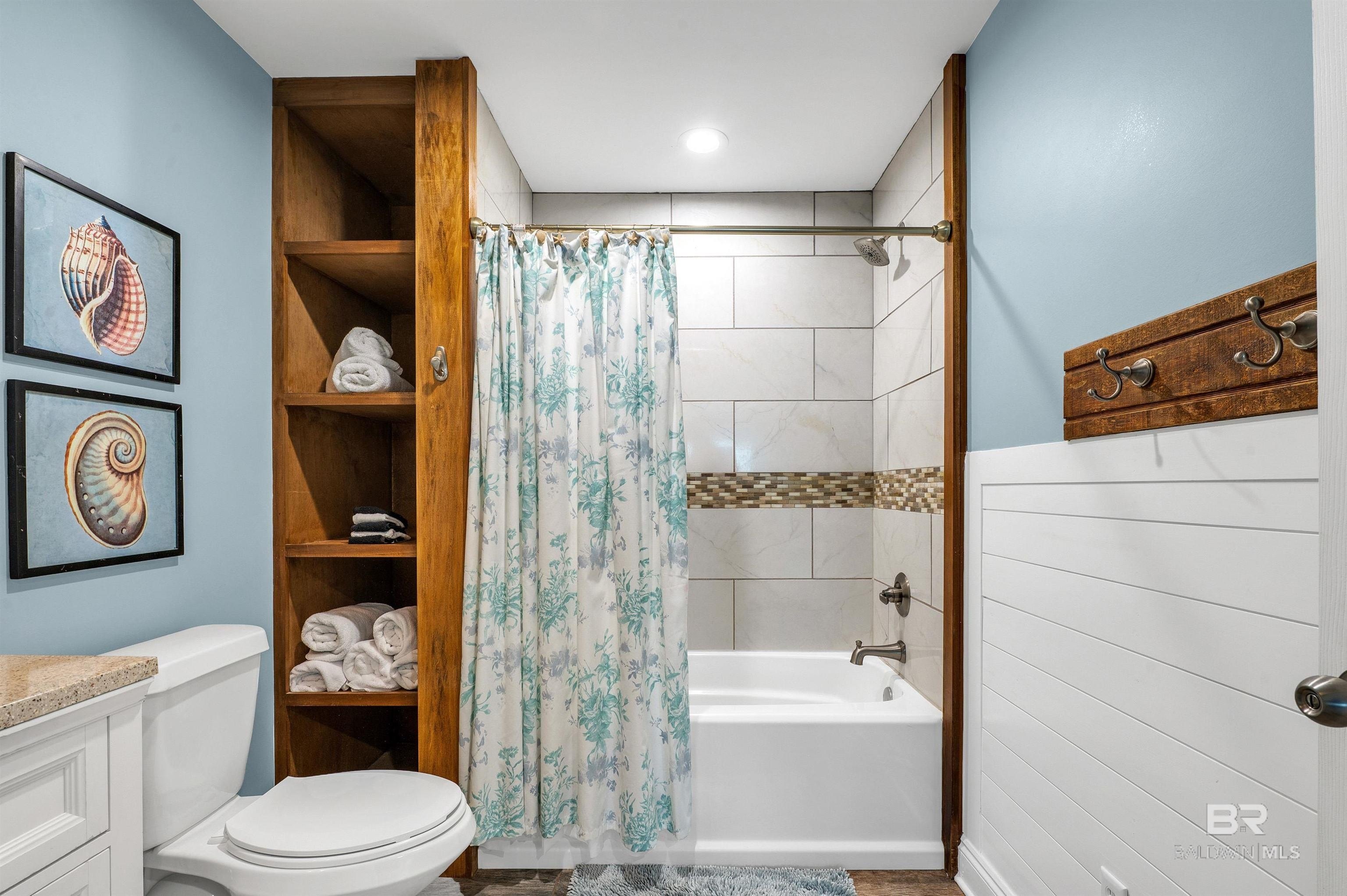 Gulf Shores, Alabama, 36542, United States, 3 Bedrooms Bedrooms, ,3 BathroomsBathrooms,Residential,For Sale,1984427