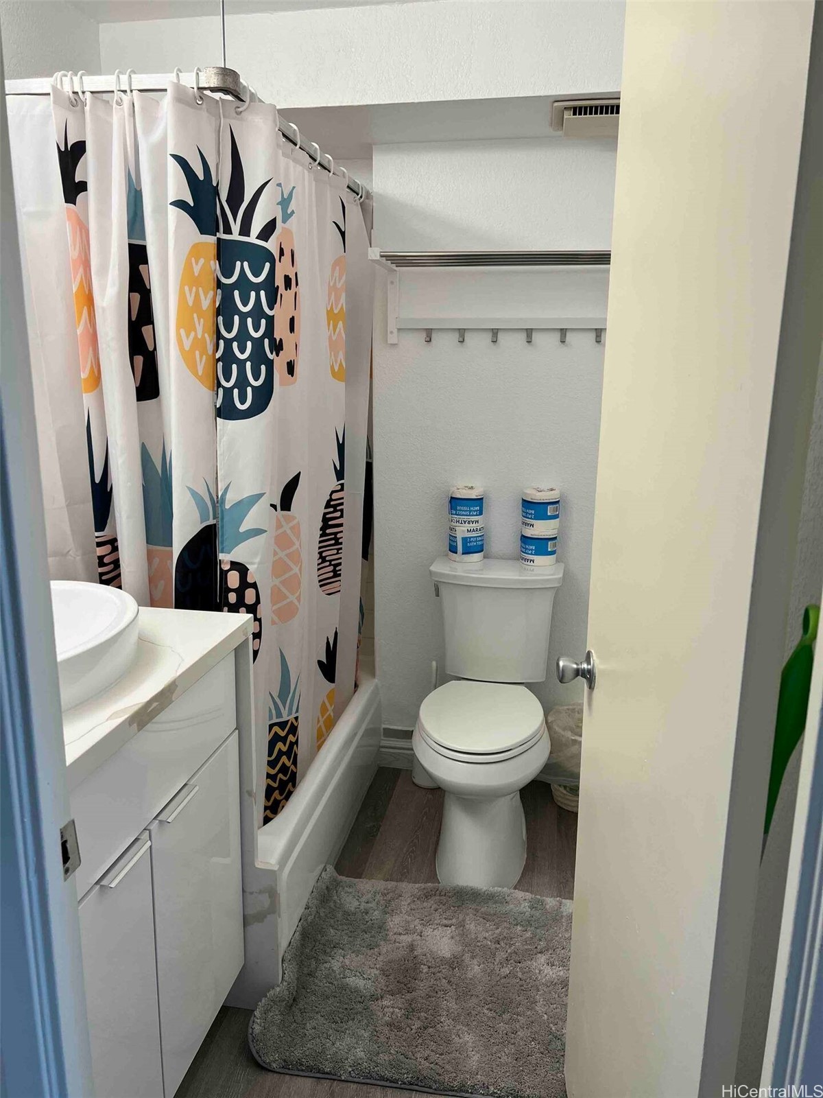 Honolulu, Hawaii, 96815, United States, 1 Bedroom Bedrooms, ,2 BathroomsBathrooms,Residential,For Sale,1890656