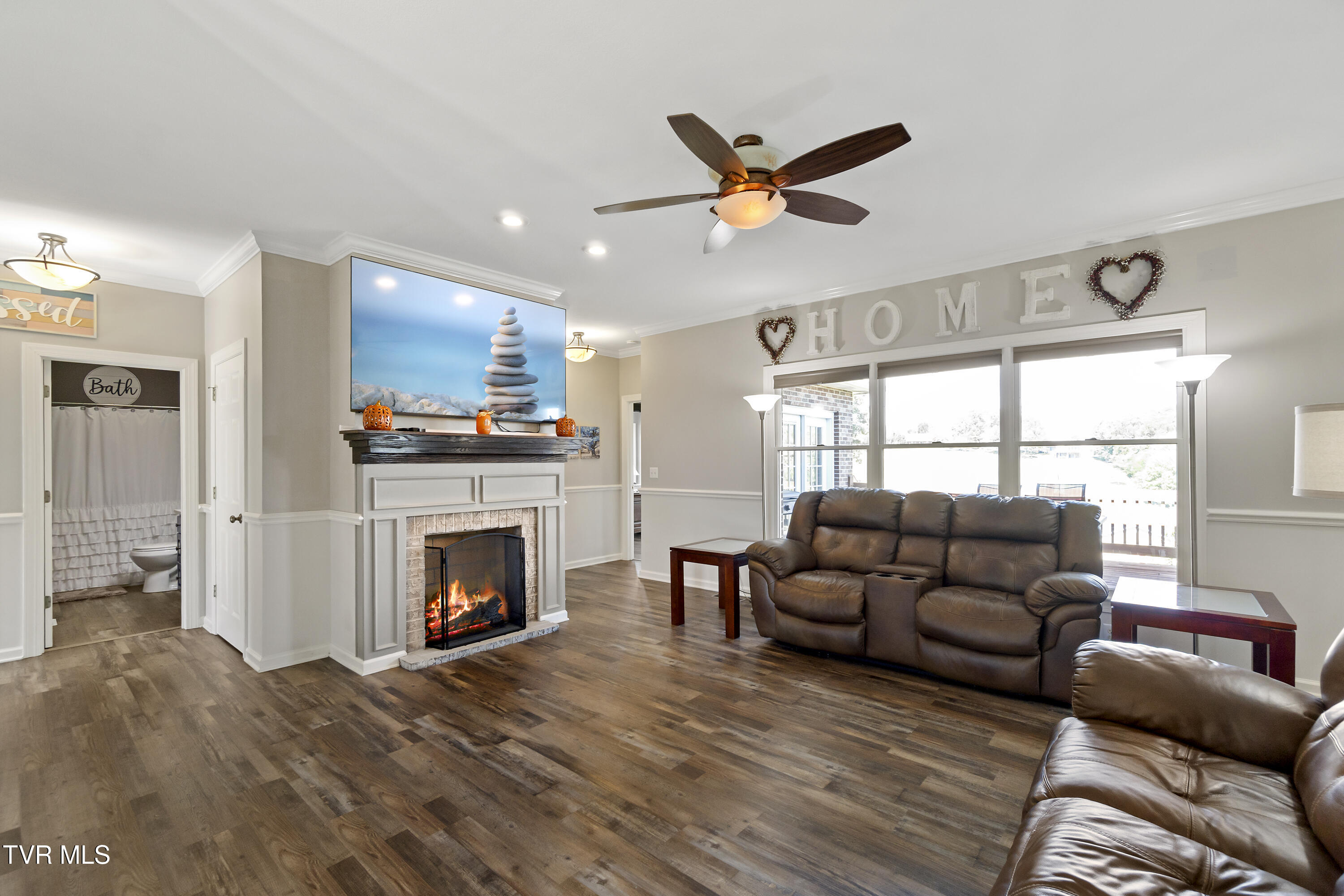 Greeneville, Tennessee, 37743, United States, 4 Bedrooms Bedrooms, ,3 BathroomsBathrooms,Residential,For Sale,1997780