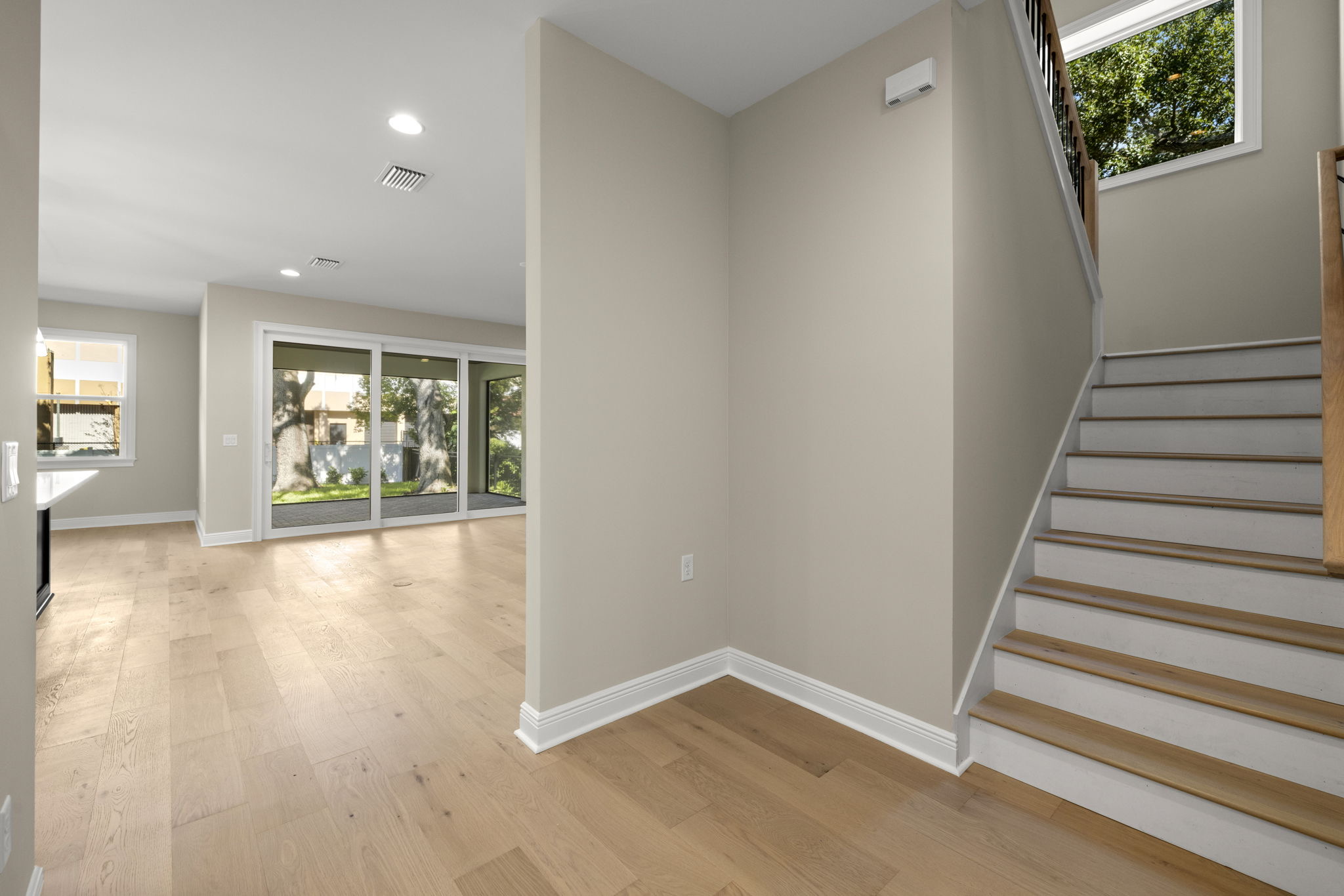 Tampa, Florida, 33629, United States, 4 Bedrooms Bedrooms, ,5 BathroomsBathrooms,Residential,For Sale,1986126