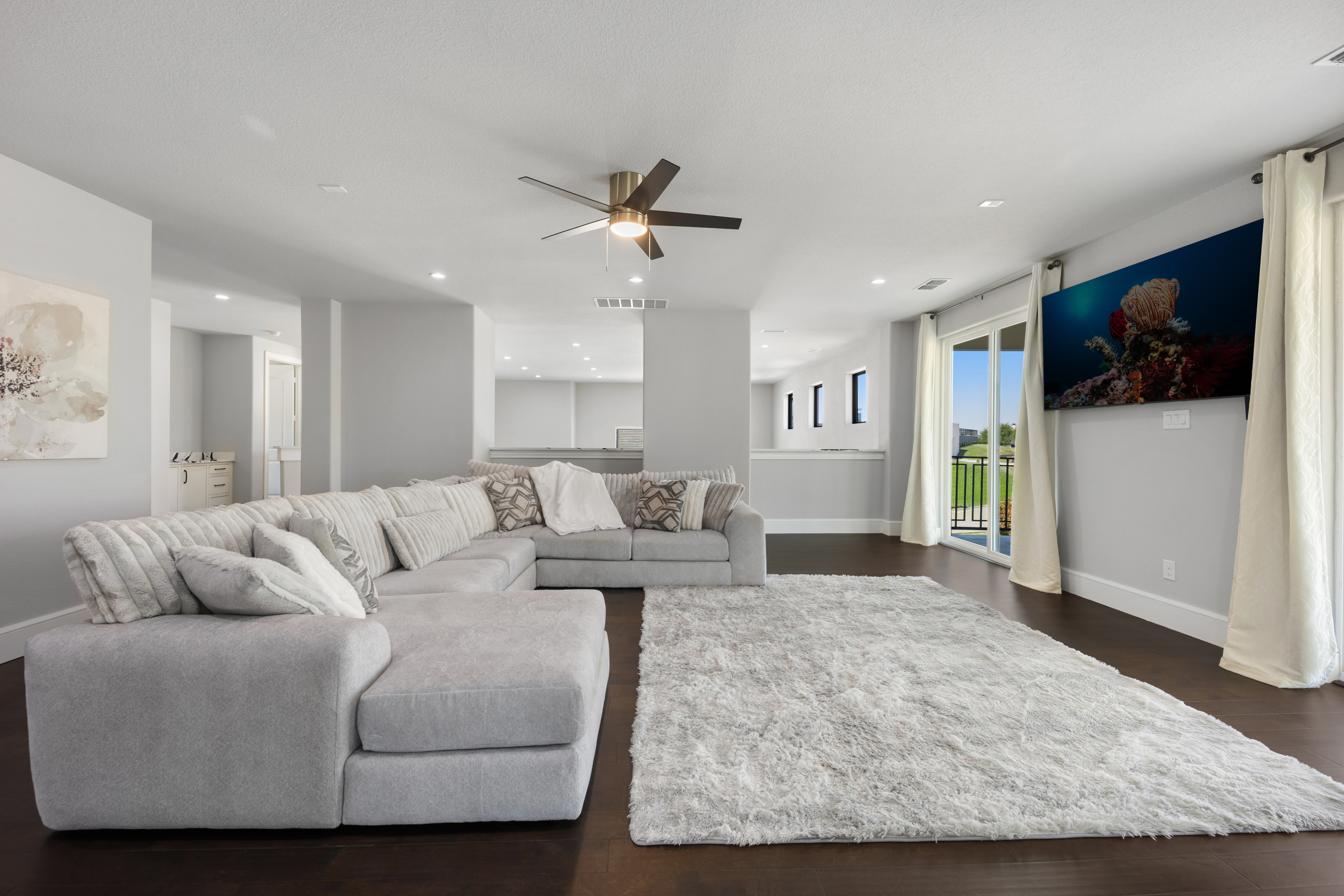  Modern Luxury with Two Private Primary Suites in Gated Waters Edge - 物件實景