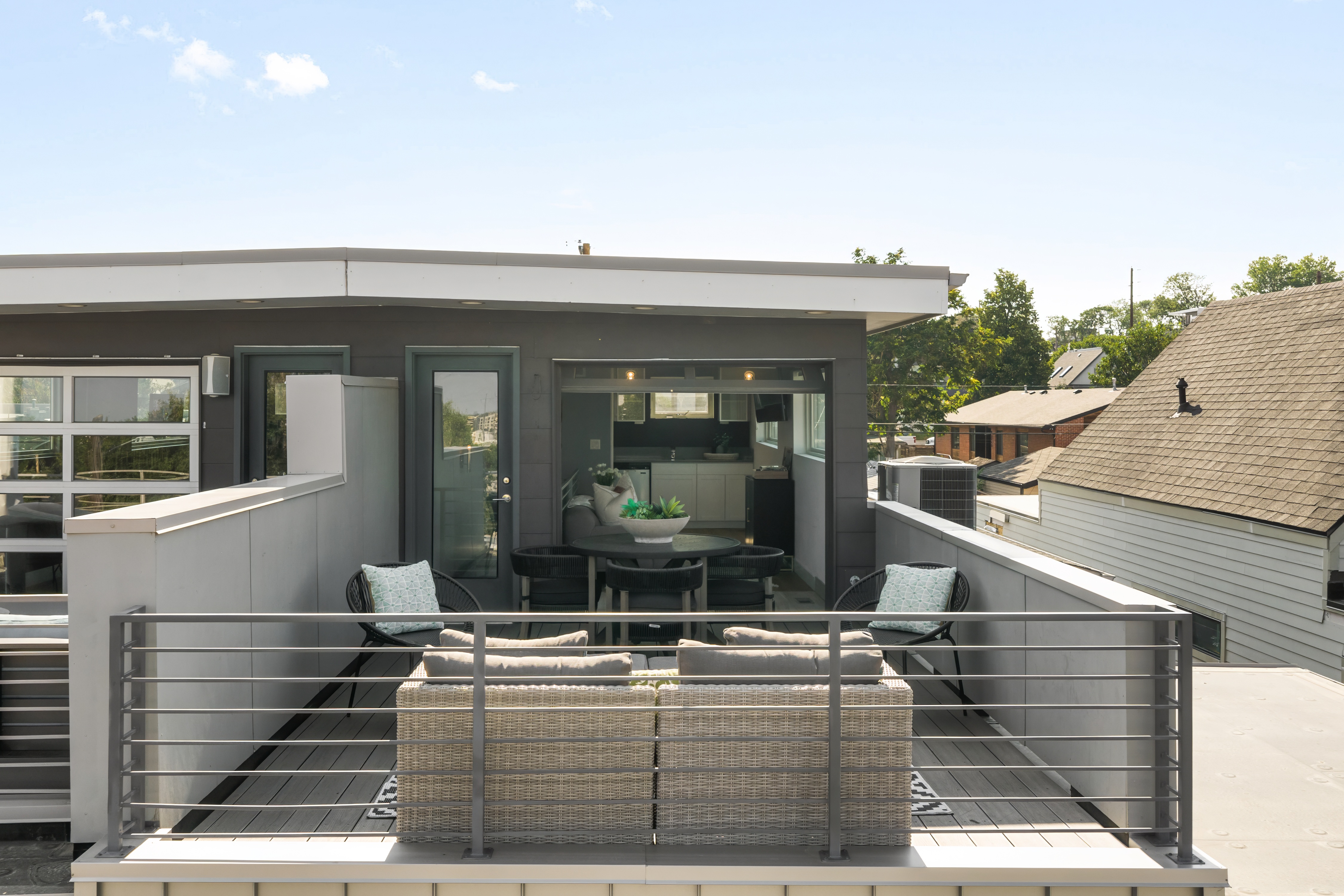  Seamlessly blends contemporary architecture & refined finishes - 物件實景