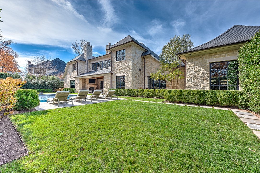 Fayetteville, Arkansas, 72704, United States, 4 Bedrooms Bedrooms, ,5 BathroomsBathrooms,Residential,For Sale,1993299