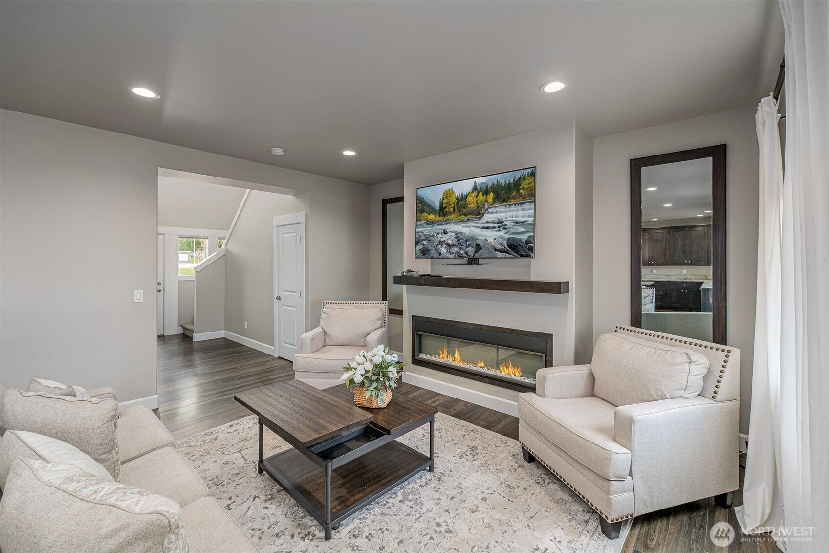 Wenatchee, Washington, 98801, United States, 3 Bedrooms Bedrooms, ,3 BathroomsBathrooms,Residential,For Sale,1998254