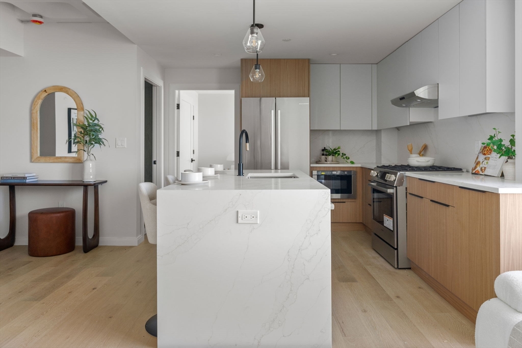 Somerville, Massachusetts, 02143, United States, 2 Bedrooms Bedrooms, ,2 BathroomsBathrooms,Residential,For Sale,1898257
