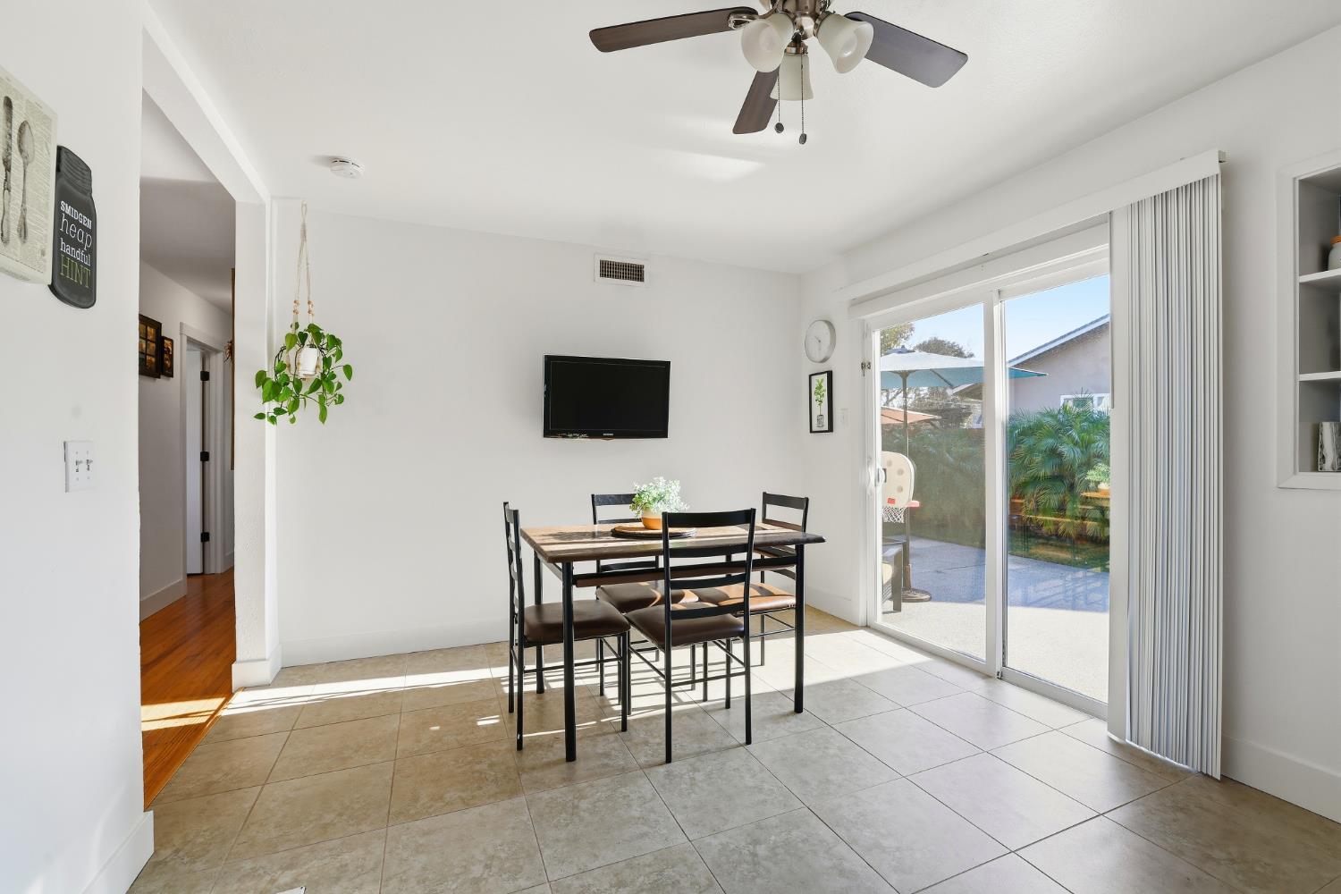 Sacramento, California, 95864, United States, 3 Bedrooms Bedrooms, ,2 BathroomsBathrooms,Residential,For Sale,2010336