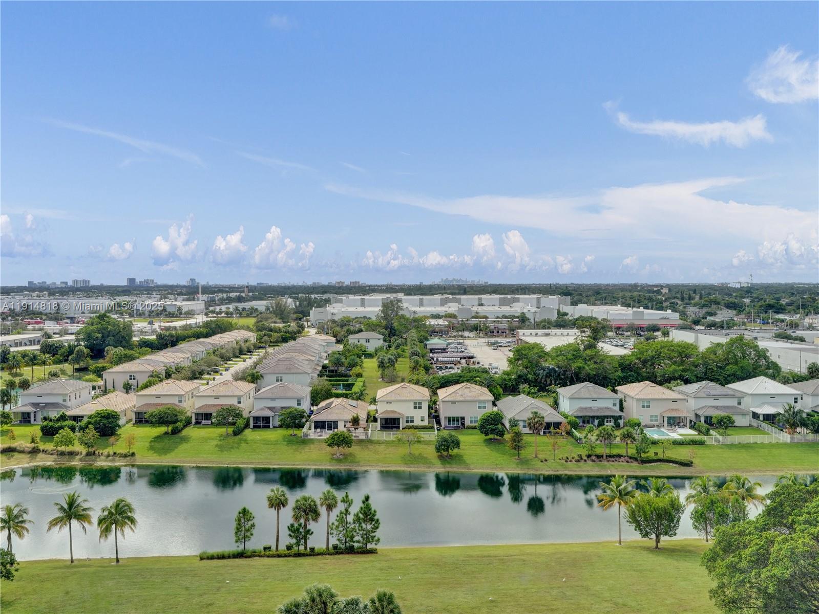 Hollywood, Florida, 33021, United States, 2 Bedrooms Bedrooms, ,3 BathroomsBathrooms,Residential,For Sale,1997464