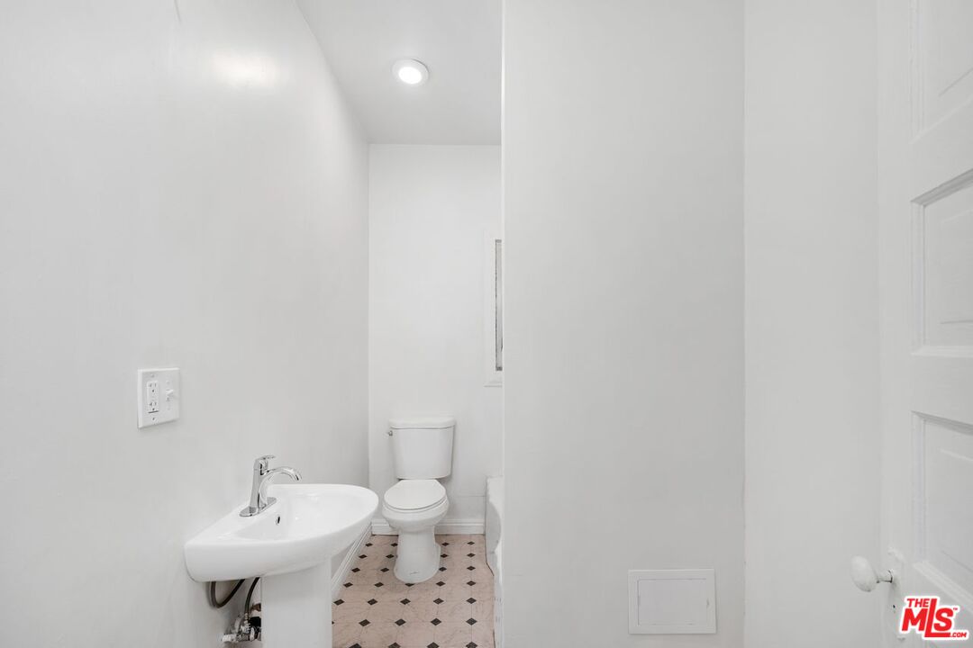 827 Lucile Ave, Los Angeles, California, 90026, United States, 6 Bedrooms Bedrooms, ,Residential,For Sale,827 Lucile Ave,1626659