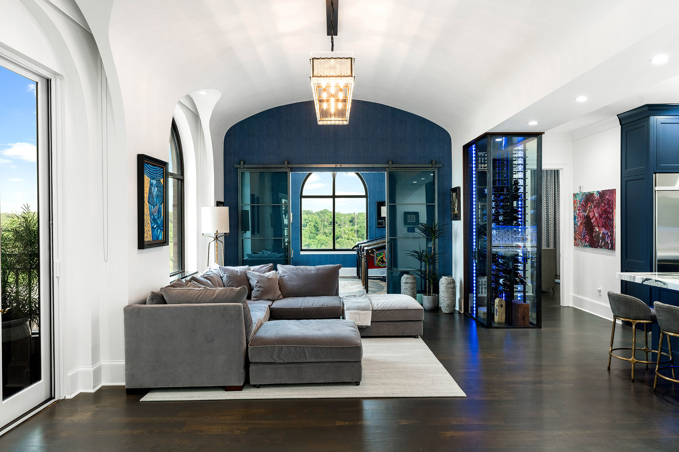  Modern Elegance in the Sky – Designer Penthouse with Skyline Views - 物件實景