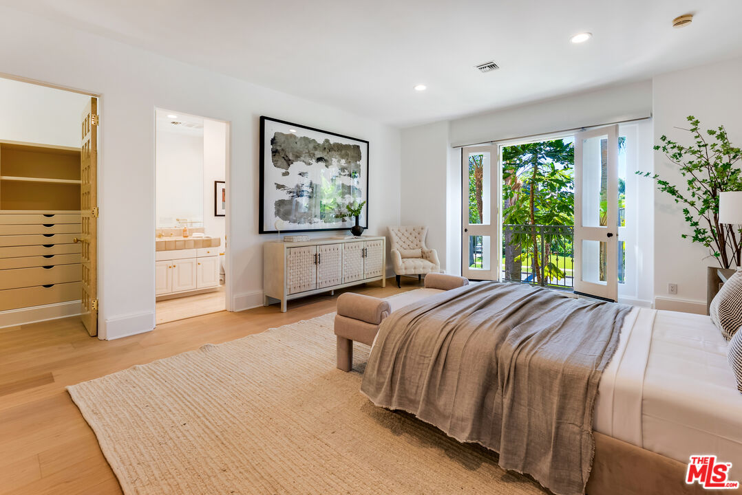 Beverly Hills, California, 90210, United States, 6 Bedrooms Bedrooms, ,8 BathroomsBathrooms,Residential,For Sale,1926509