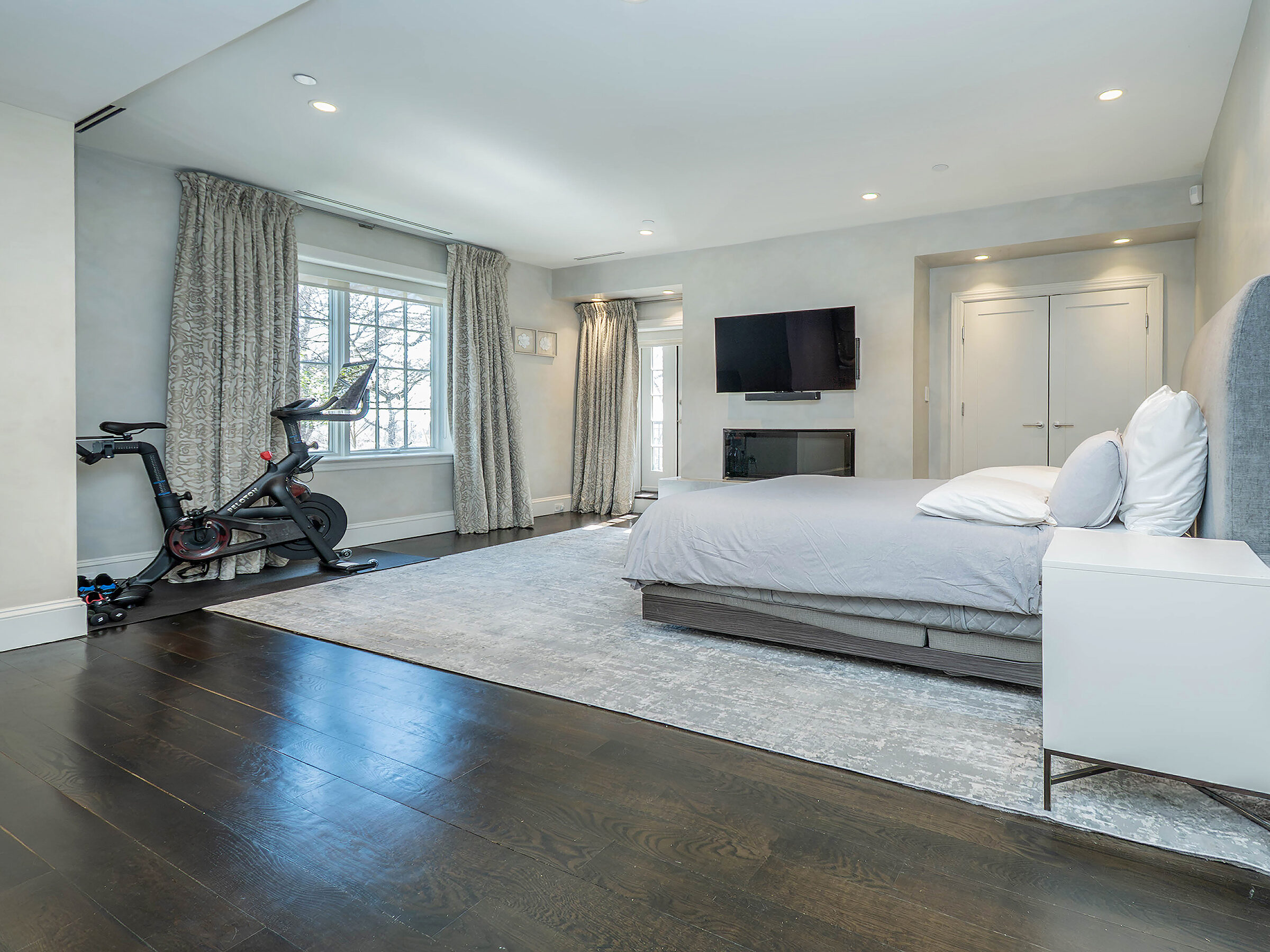  155 Estate Court, Roslyn Heights, NY, 11577 - 物件實景