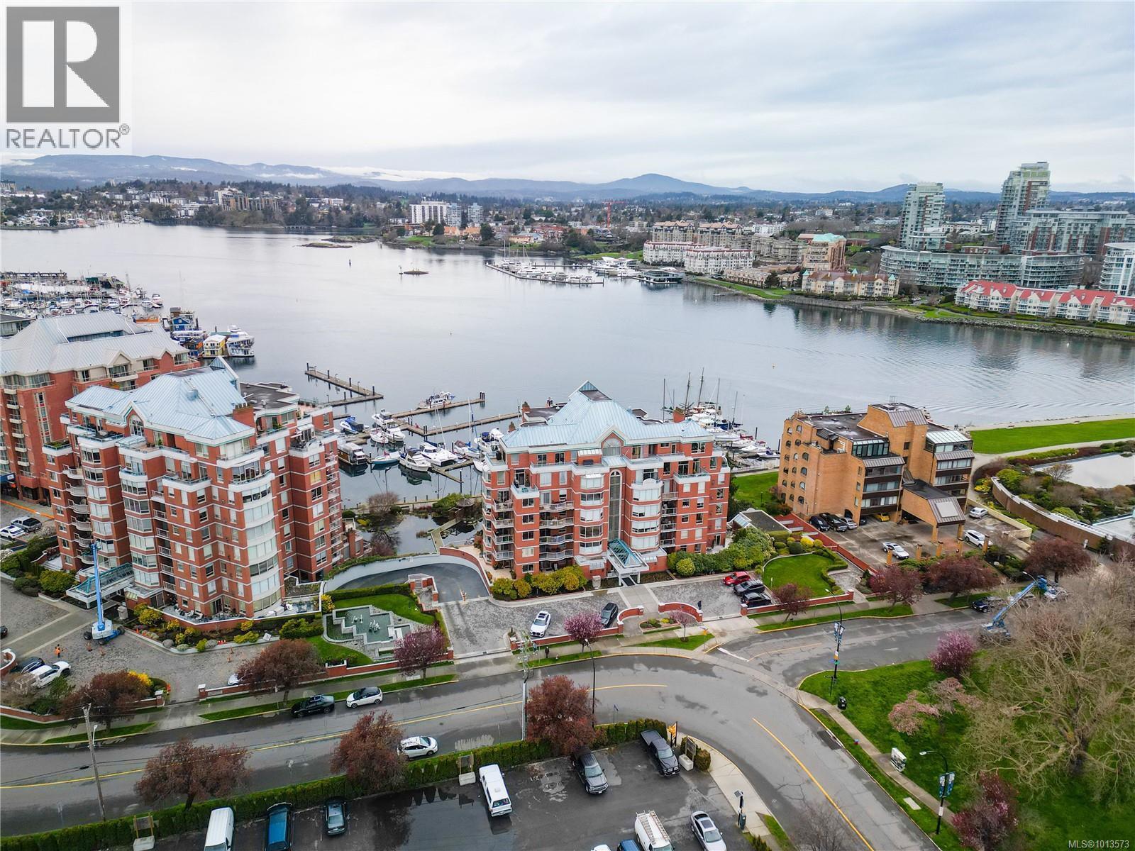 VICTORIA, British Columbia, V8V 4Y1, CA, 2 Bedrooms Bedrooms, ,2 BathroomsBathrooms,Residential,For Sale,1951175