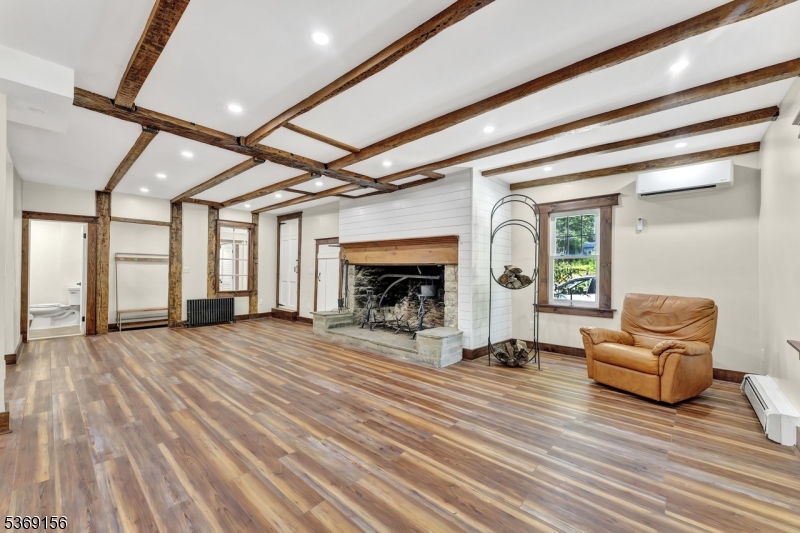Blairstown Twp., New Jersey, 07825, United States, 4 Bedrooms Bedrooms, ,4 BathroomsBathrooms,Residential,For Sale,1901840
