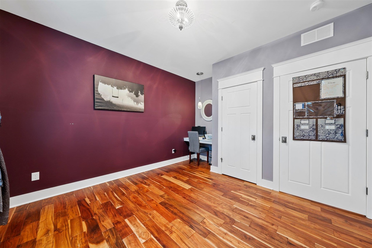 Franklin, Kentucky, 42134, United States, 6 Bedrooms Bedrooms, ,3 BathroomsBathrooms,Residential,For Sale,2002966