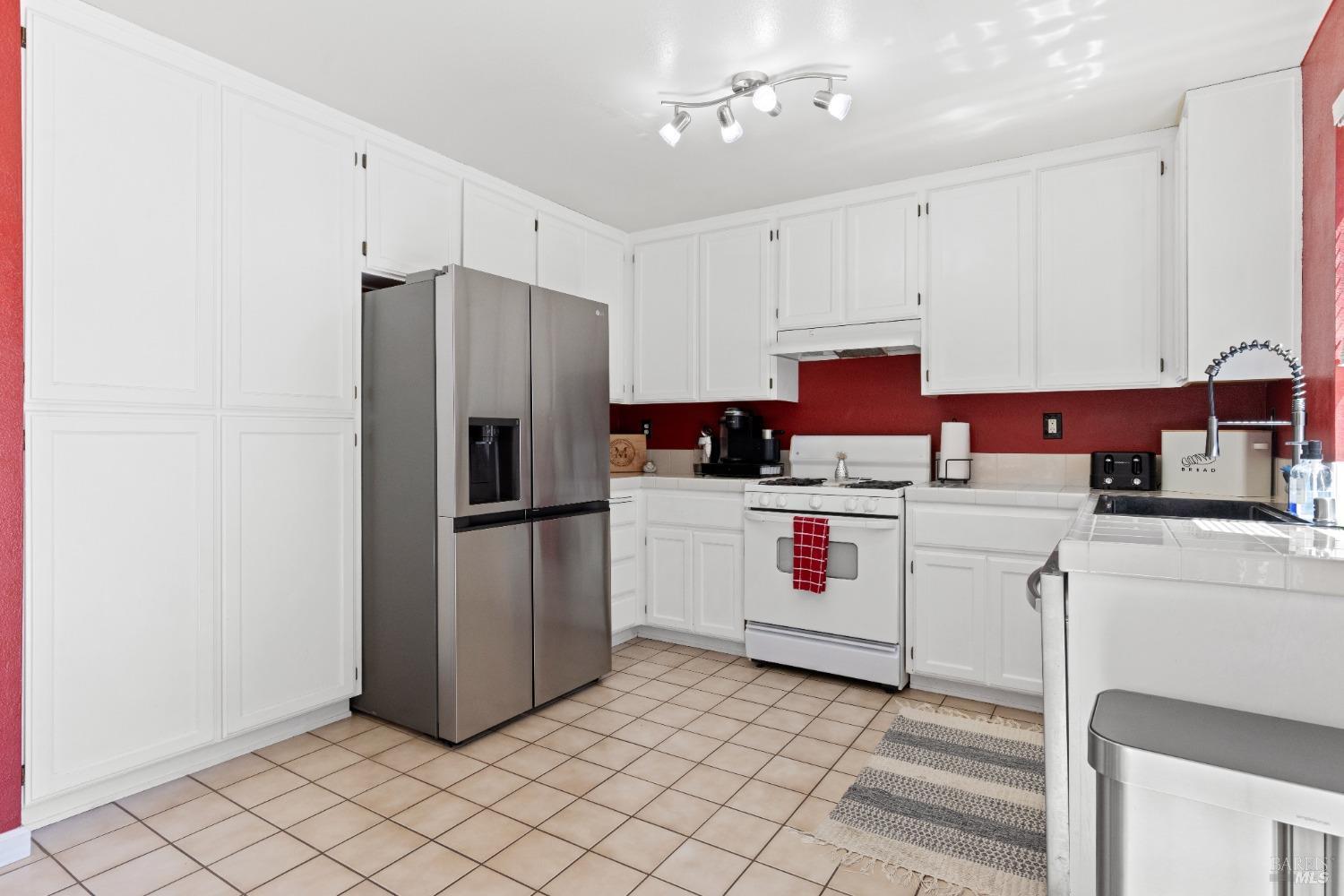Santa Rosa, California, 95407, United States, 3 Bedrooms Bedrooms, ,3 BathroomsBathrooms,Residential,For Sale,1920914