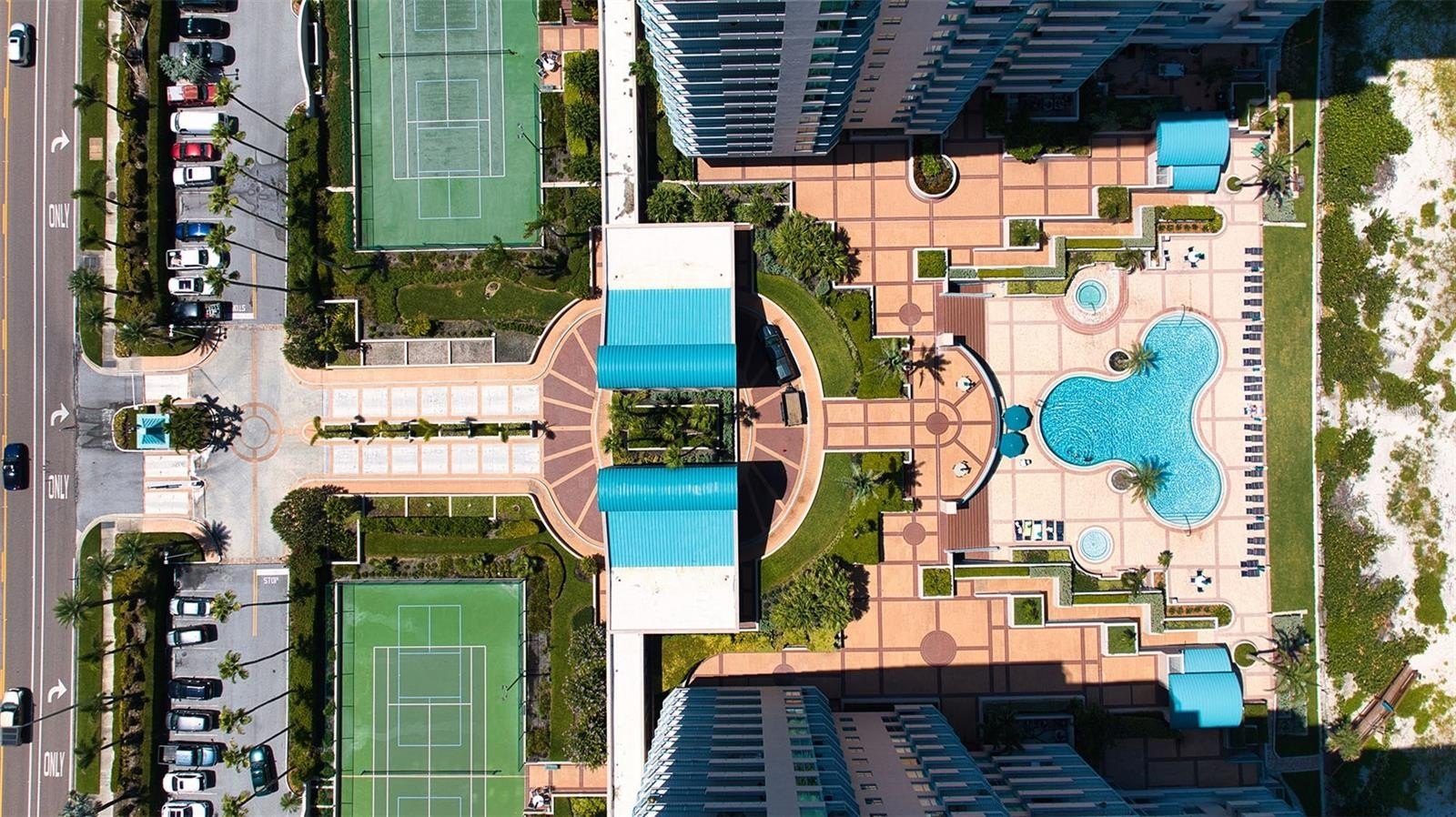 CLEARWATER BEACH, Florida, 33767, United States, 3 Bedrooms Bedrooms, ,3 BathroomsBathrooms,Residential,For Sale,1976506