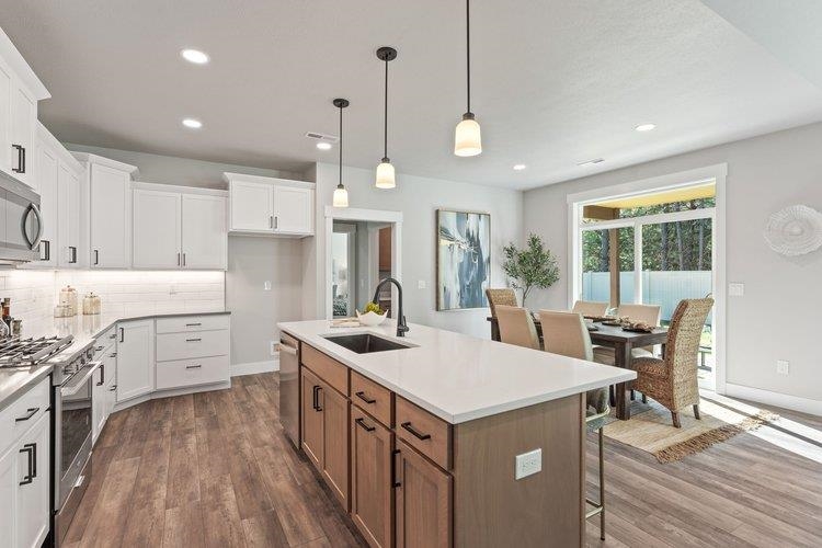 Colbert, Washington, 99005, United States, 4 Bedrooms Bedrooms, ,3 BathroomsBathrooms,Residential,For Sale,1890312