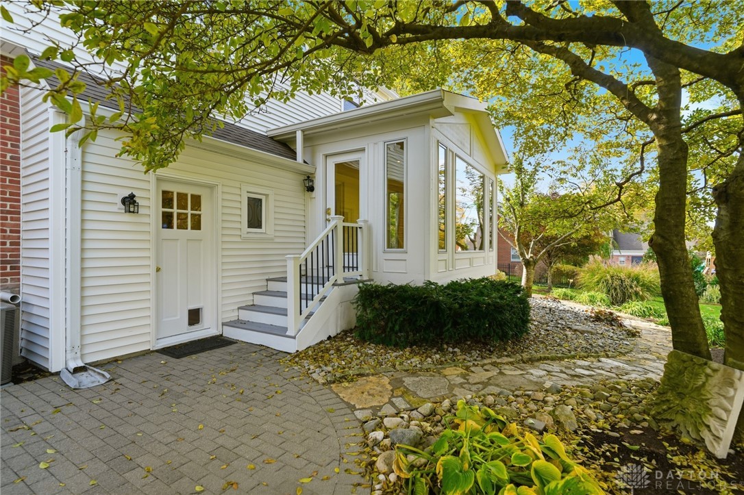 Oakwood, Ohio, 45409, United States, 4 Bedrooms Bedrooms, ,3 BathroomsBathrooms,Residential,For Sale,1987886