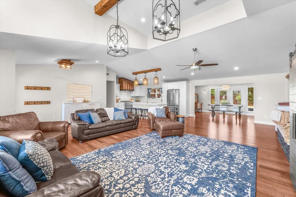 Weatherford, Texas, 76086, United States, 4 Bedrooms Bedrooms, ,3 BathroomsBathrooms,Residential,For Sale,1944820