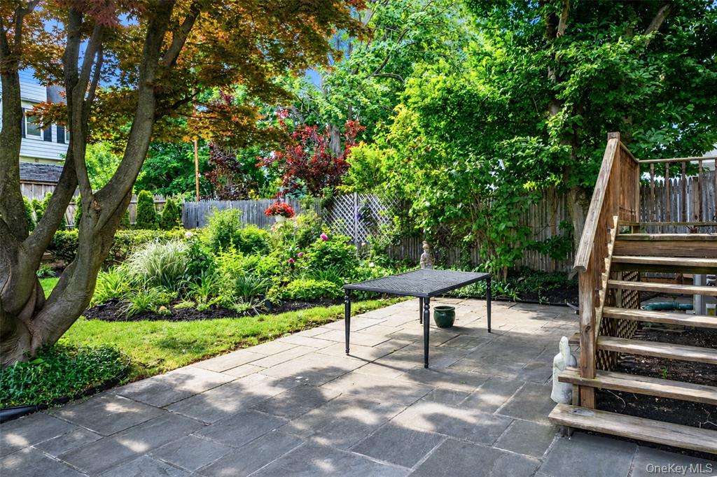 New Rochelle, New York, 10801, United States, 5 Bedrooms Bedrooms, ,4 BathroomsBathrooms,Residential,For Sale,2048483