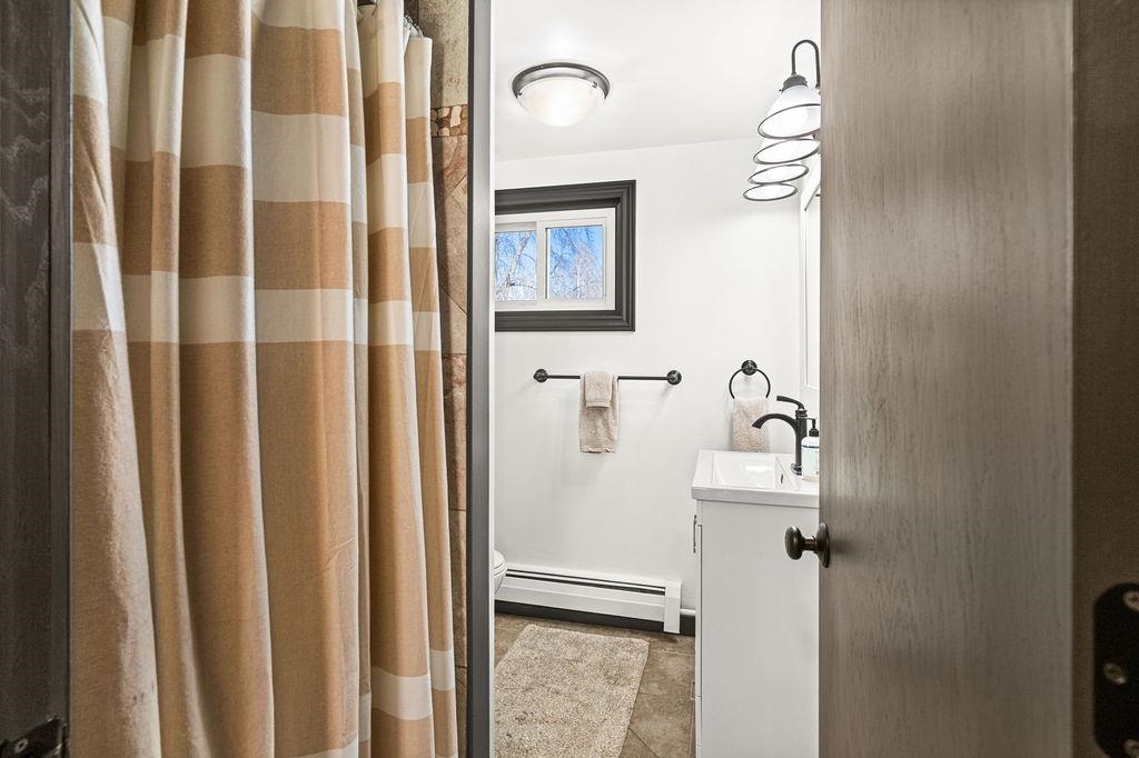 Duluth, Minnesota, 55803, United States, 4 Bedrooms Bedrooms, ,1 BathroomBathrooms,Residential,For Sale,1987307