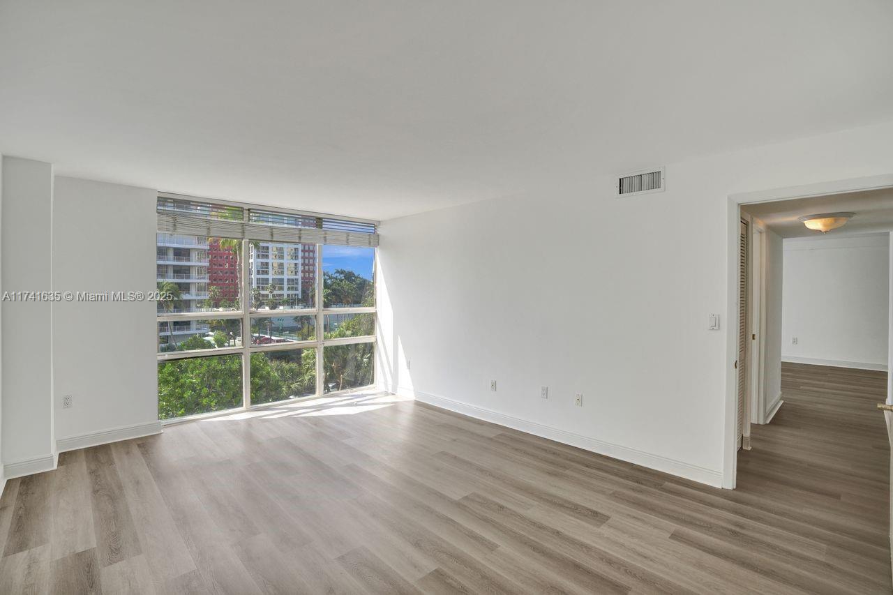 Miami, Florida, 33131, United States, 2 Bedrooms Bedrooms, ,2 BathroomsBathrooms,Residential,For Sale,1705612