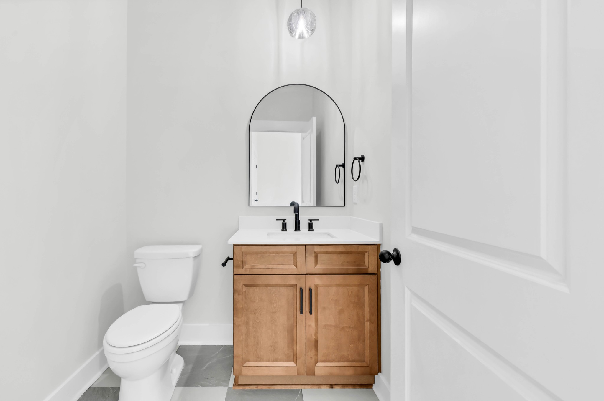 Clarksville, Tennessee, 37043, United States, 4 Bedrooms Bedrooms, ,4 BathroomsBathrooms,Residential,For Sale,2005761