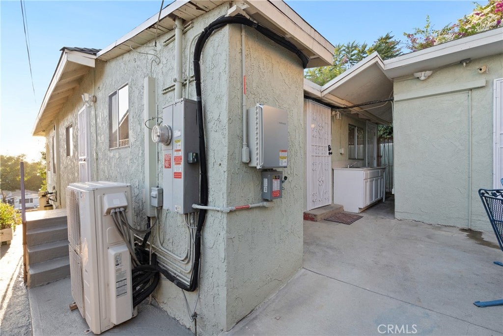Los Angeles, California, 90063, United States, 3 Bedrooms Bedrooms, ,3 BathroomsBathrooms,Residential,For Sale,1938120