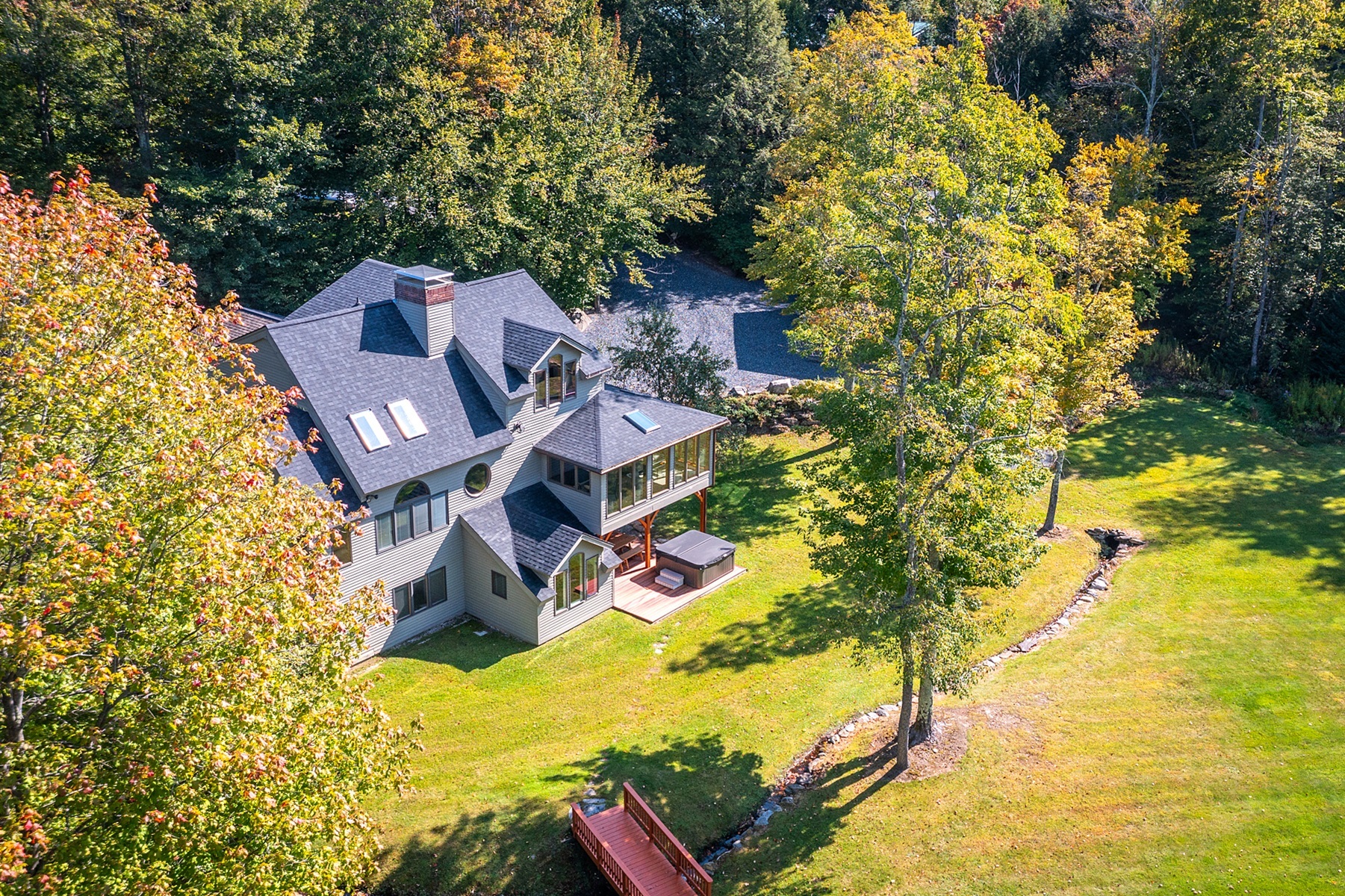  426 Roaring Brook Road - 物件實景