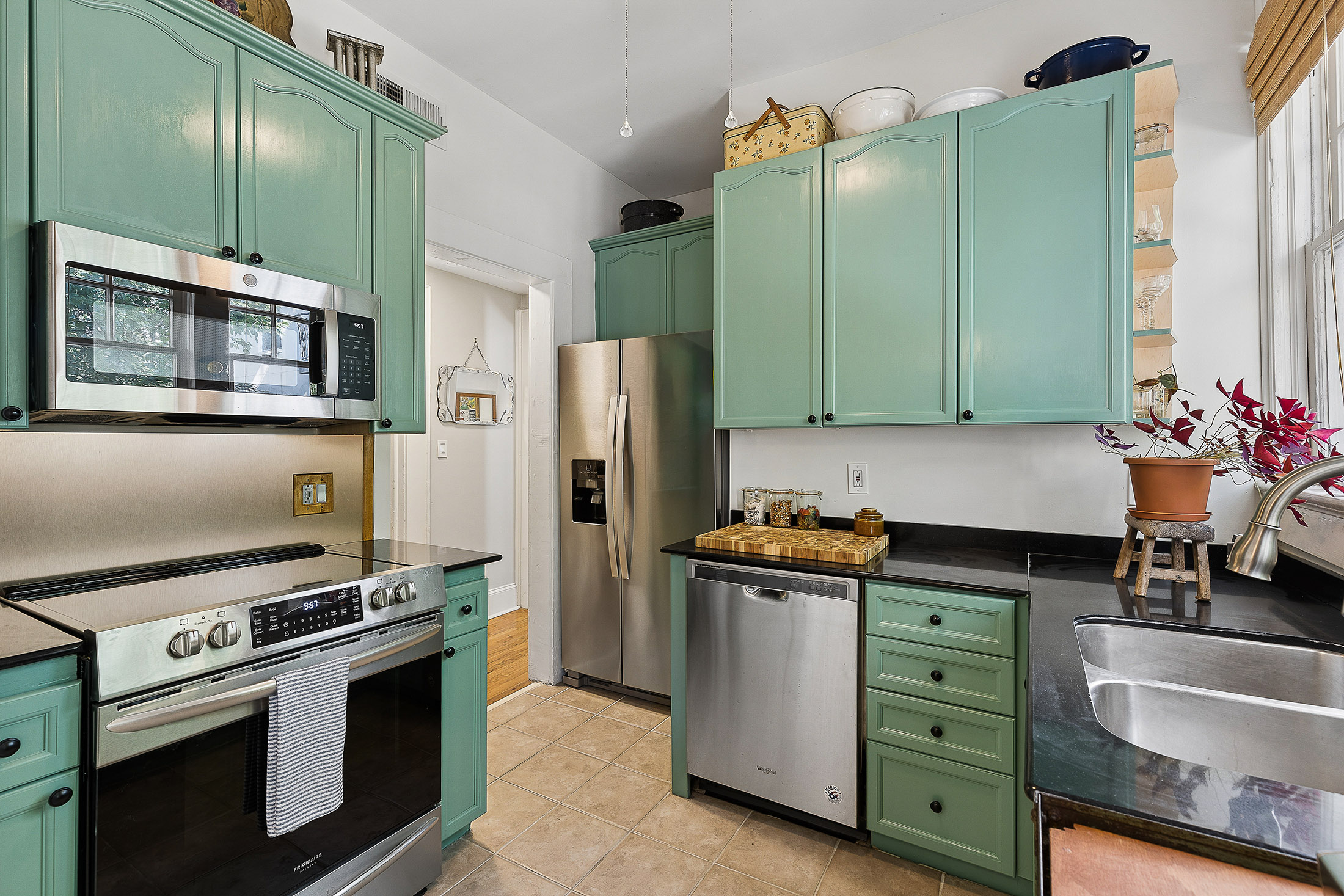  Top-Floor, End-Unit Condo in Historic Midtown Building - 物件實景