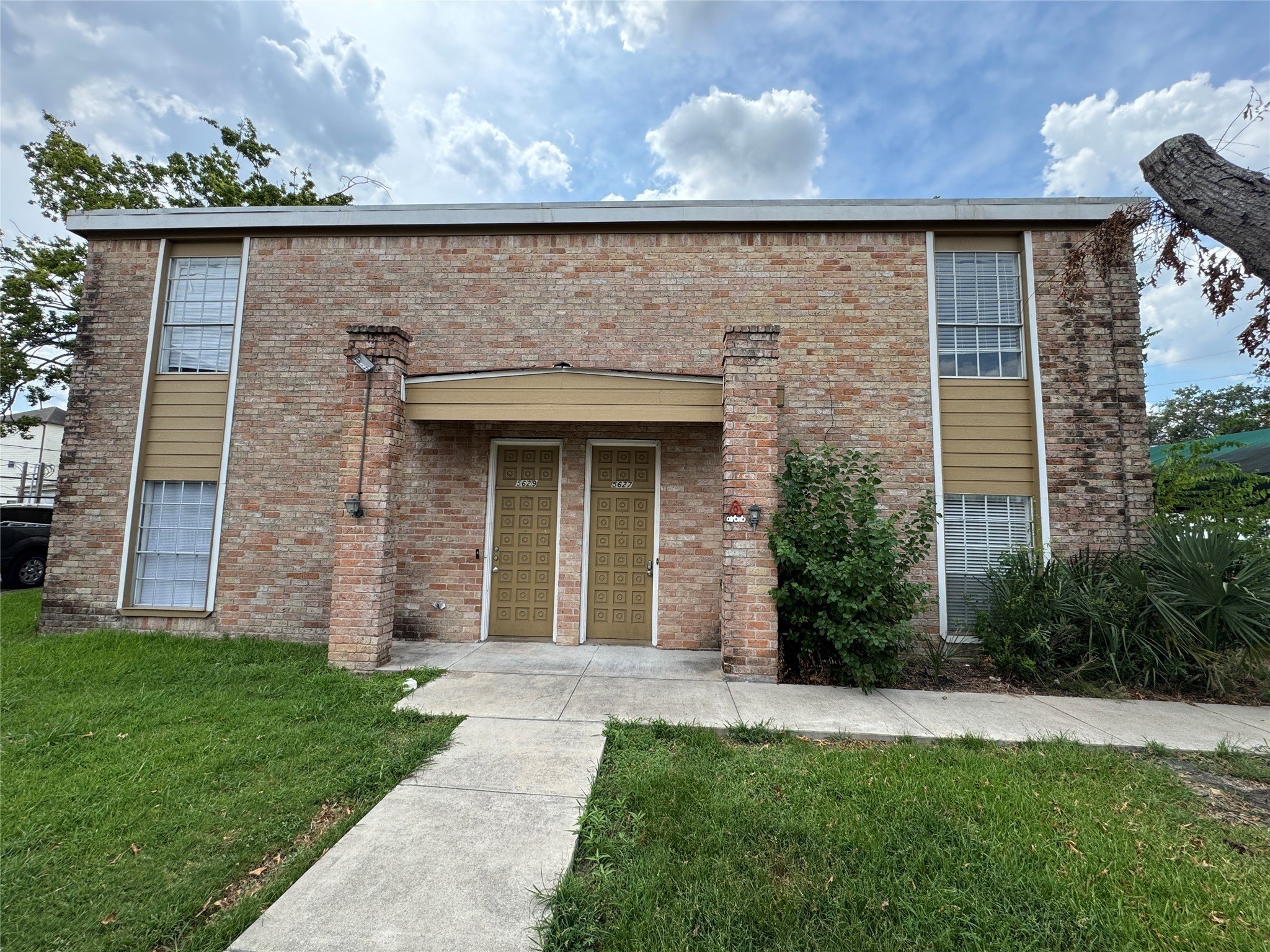 Houston, Texas, 77057, United States, 3 Bedrooms Bedrooms, ,3 BathroomsBathrooms,Residential,For Sale,1921662