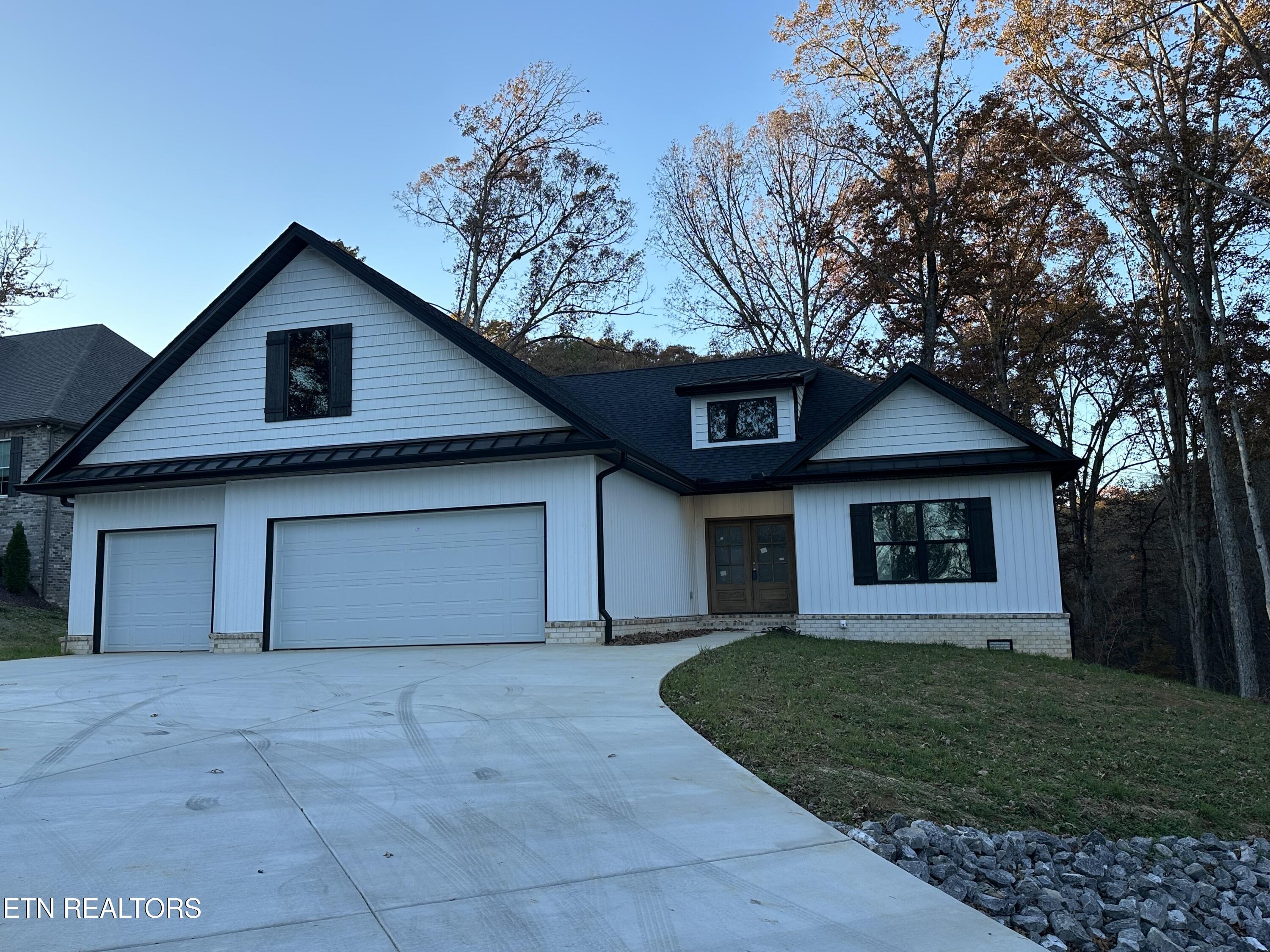 Loudon, Tennessee, 37774, United States, 4 Bedrooms Bedrooms, ,3 BathroomsBathrooms,Residential,For Sale,1981899