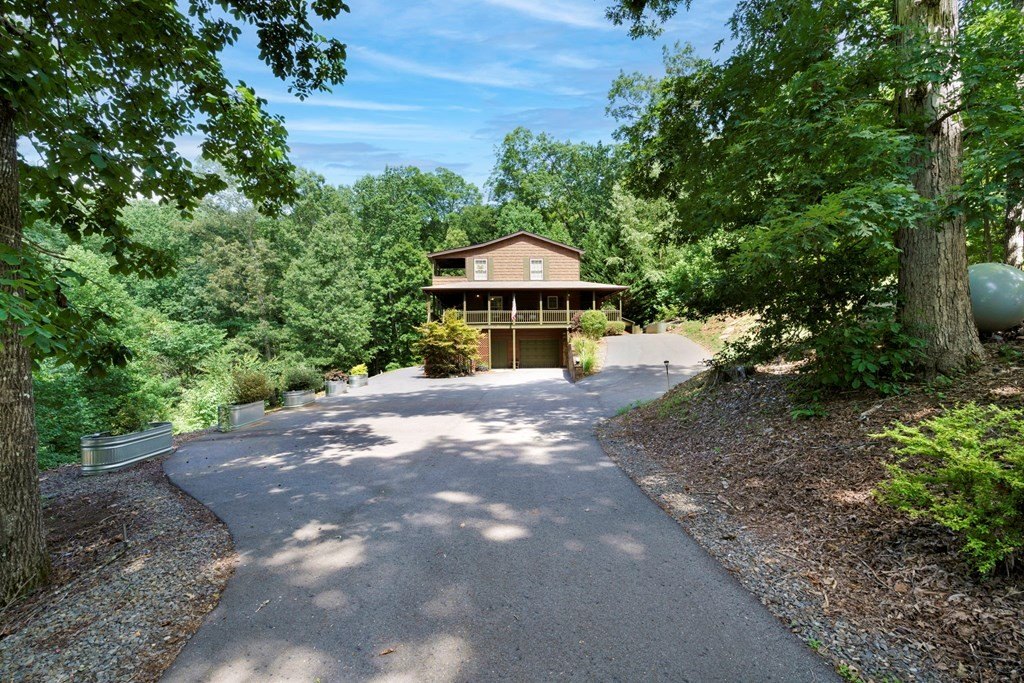 Hiawassee, Georgia, 30546, United States, 2 Bedrooms Bedrooms, ,3 BathroomsBathrooms,Residential,For Sale,1920293