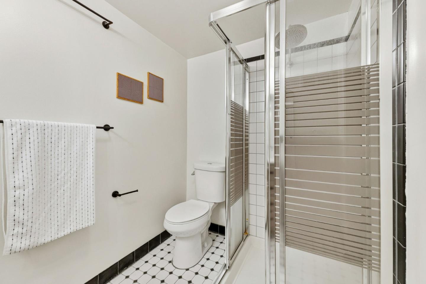 Oakland, California, 94610, United States, 4 Bedrooms Bedrooms, ,4 BathroomsBathrooms,Residential,For Sale,1987505