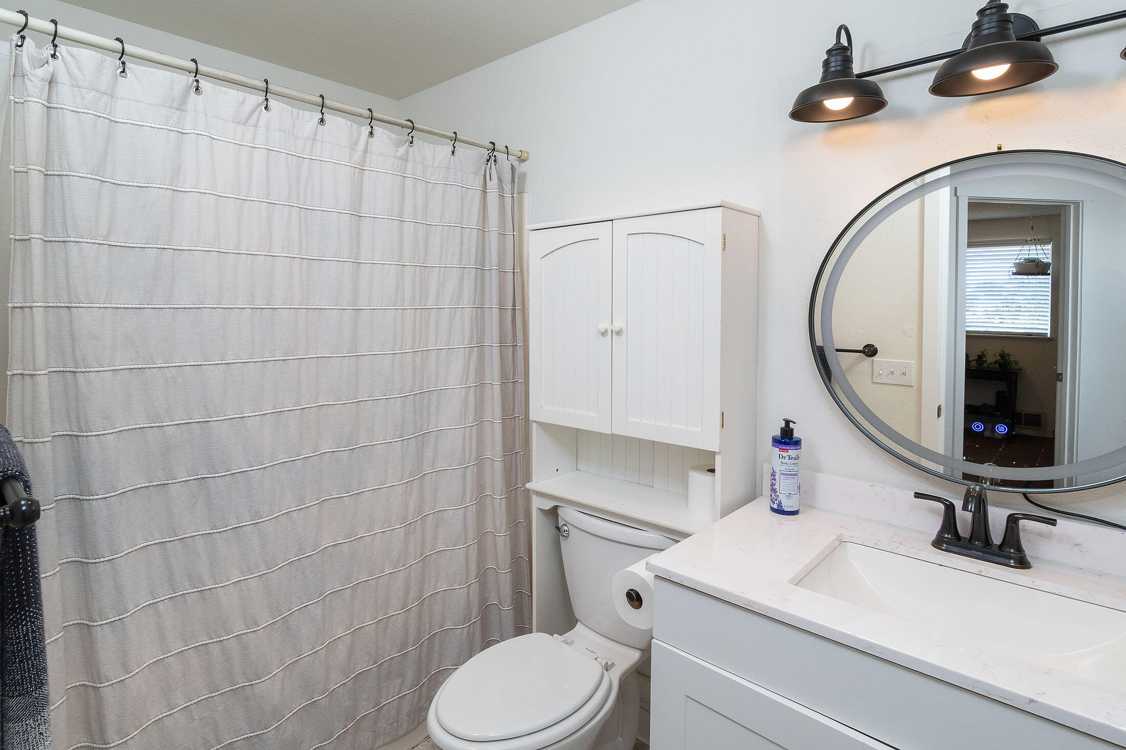 Bend, Oregon, 97701, United States, 3 Bedrooms Bedrooms, ,2 BathroomsBathrooms,Residential,For Sale,1913585