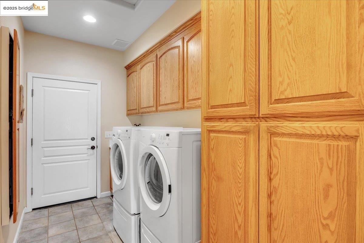 Angels Camp, California, 95222, United States, 3 Bedrooms Bedrooms, ,2 BathroomsBathrooms,Residential,For Sale,1956935