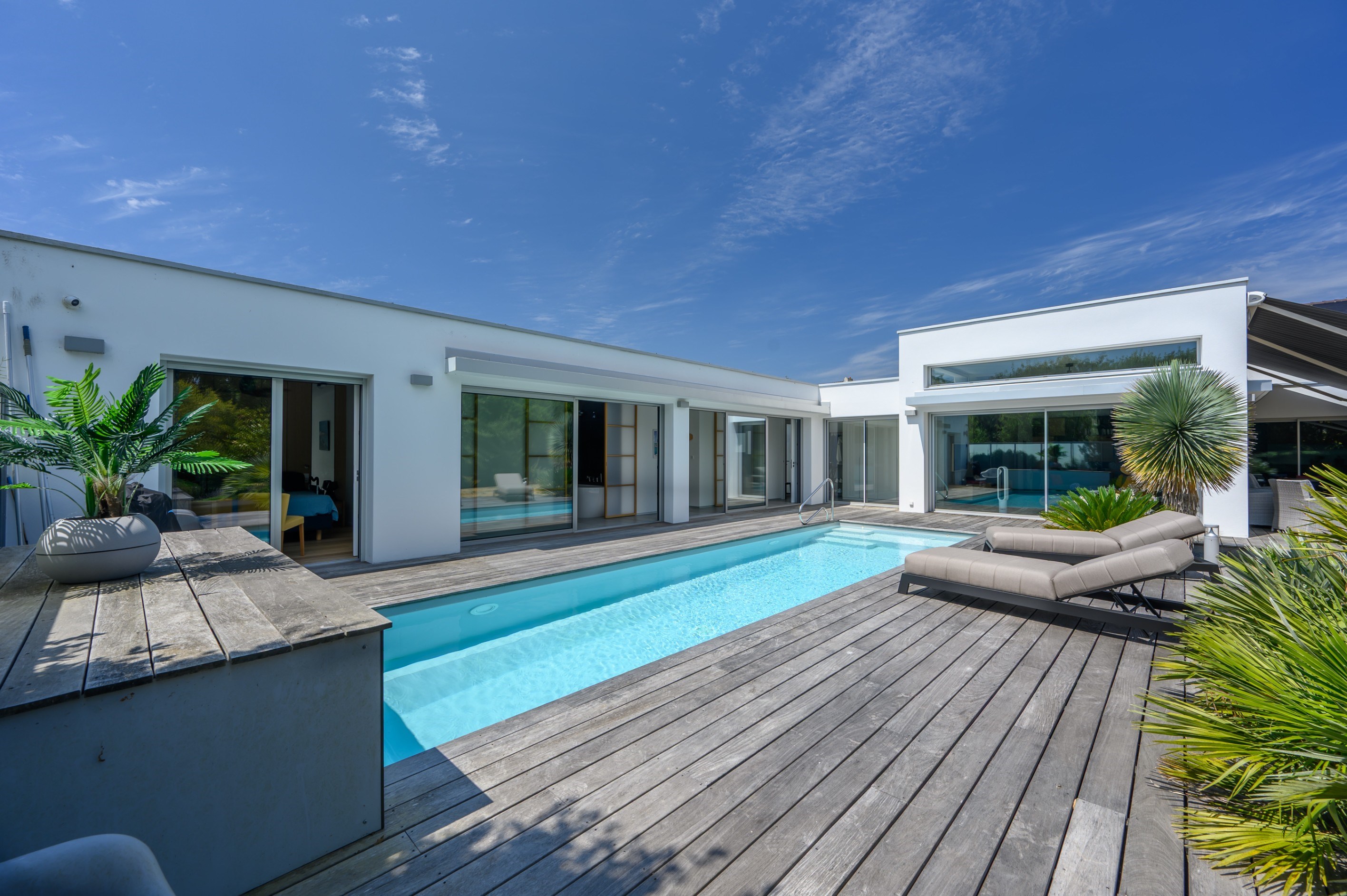  Single-level house with a pool, just steps from the beach - 物件實景