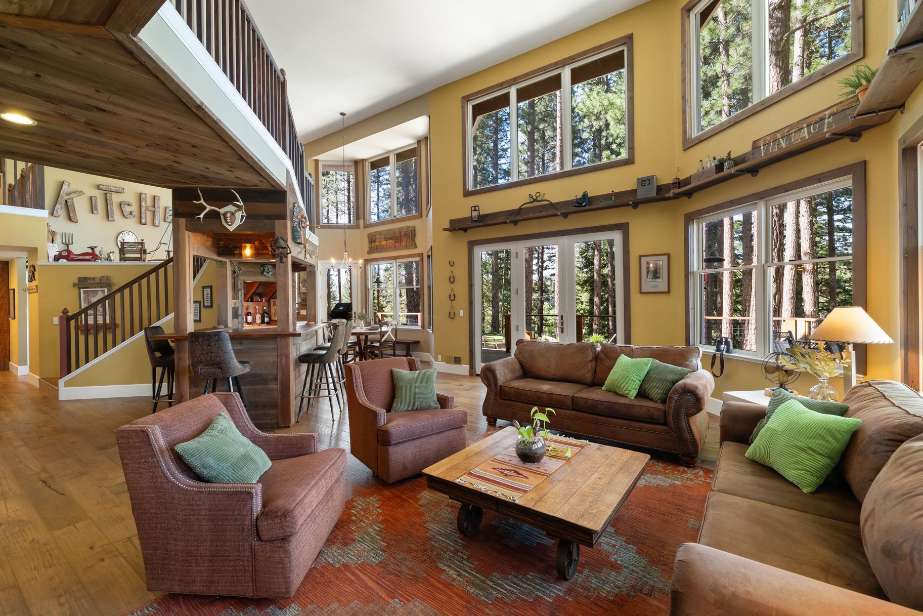  Hilltop Whitehawk Ranch Estate with Sweeping Meadow, Pond & Mountain Views - 物件實景