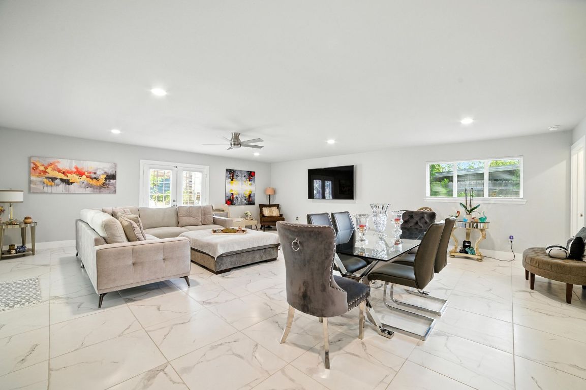 Austin, Texas, 78702, United States, 3 Bedrooms Bedrooms, ,2 BathroomsBathrooms,Residential,For Sale,1906696