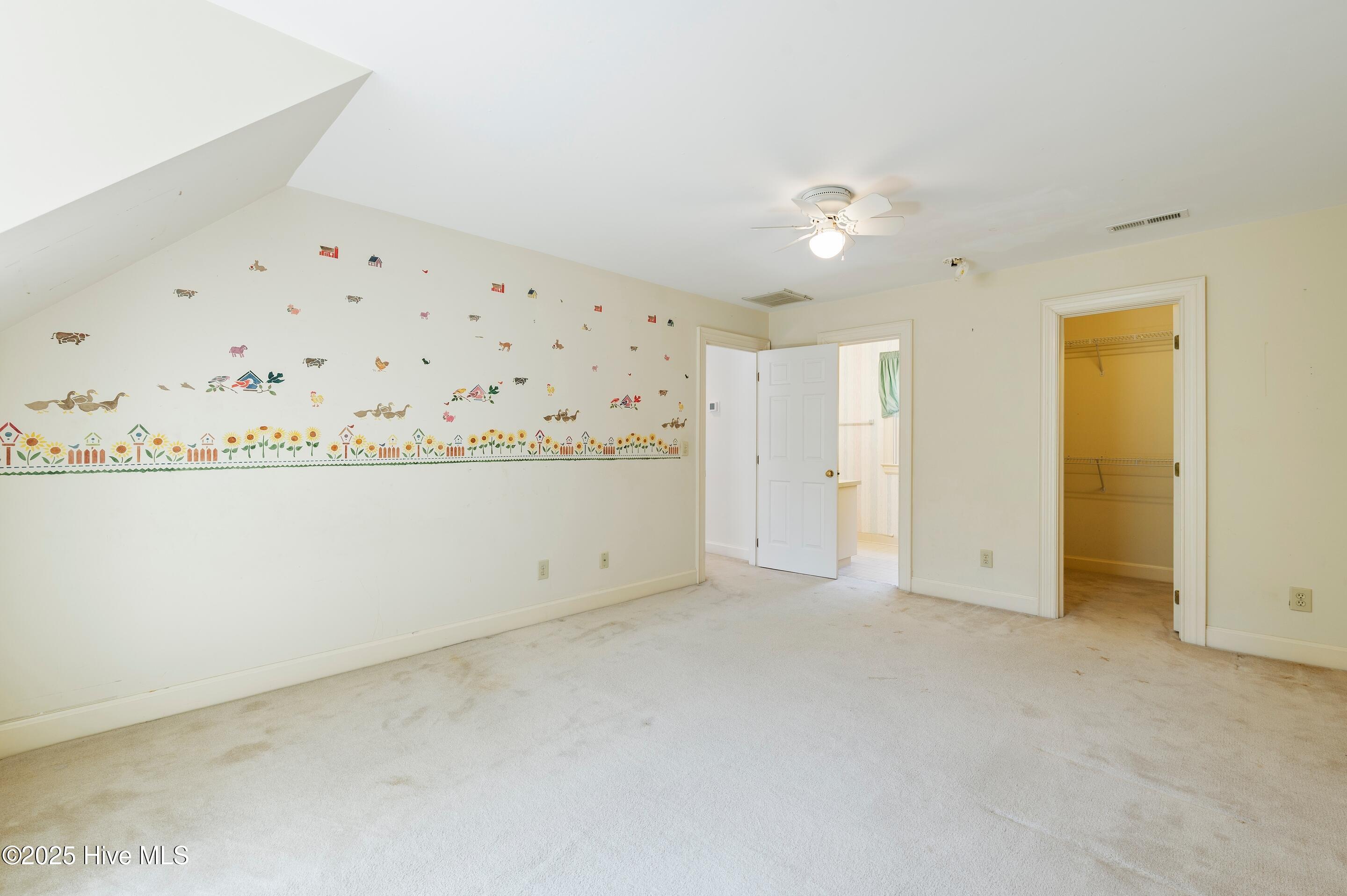 Wilmington, North Carolina, 28409, United States, 3 Bedrooms Bedrooms, ,4 BathroomsBathrooms,Residential,For Sale,1942177