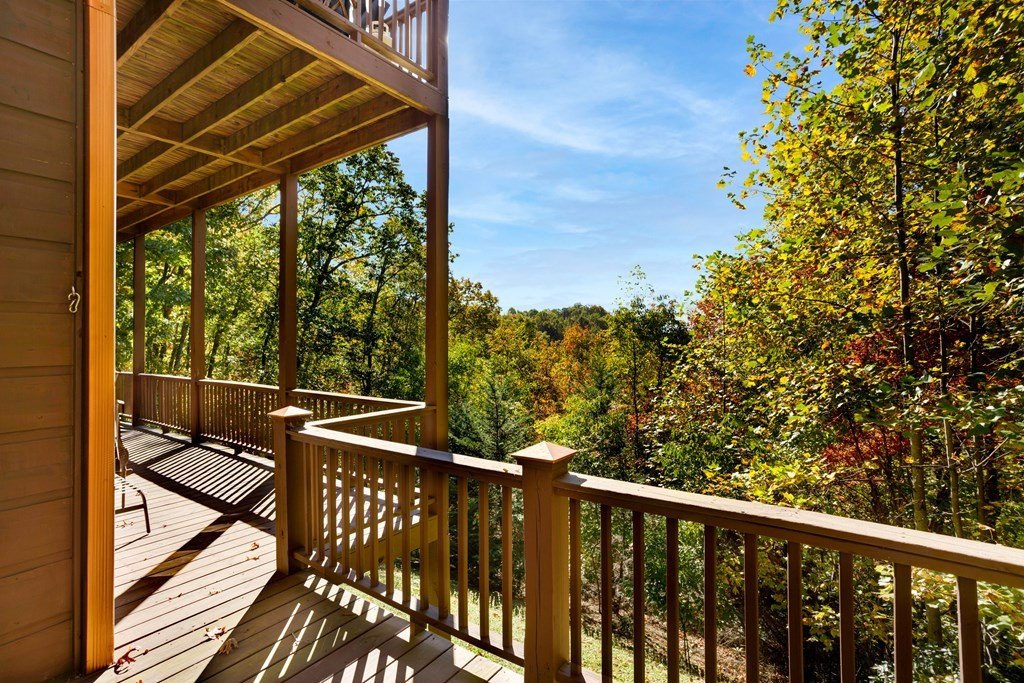 Hiawassee, Georgia, 30546, United States, 4 Bedrooms Bedrooms, ,5 BathroomsBathrooms,Residential,For Sale,1880672