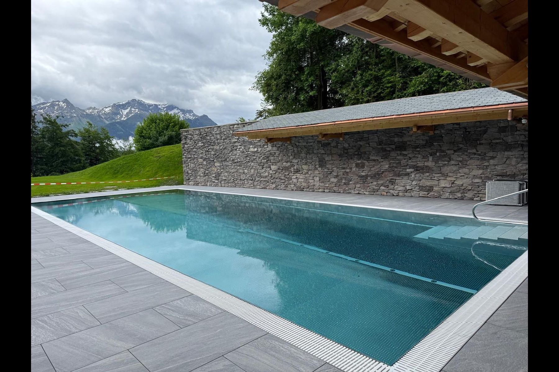  Beautiful 4.5-bedroom home with a fireplace, private garden, view, and 2 parking - 物件實景