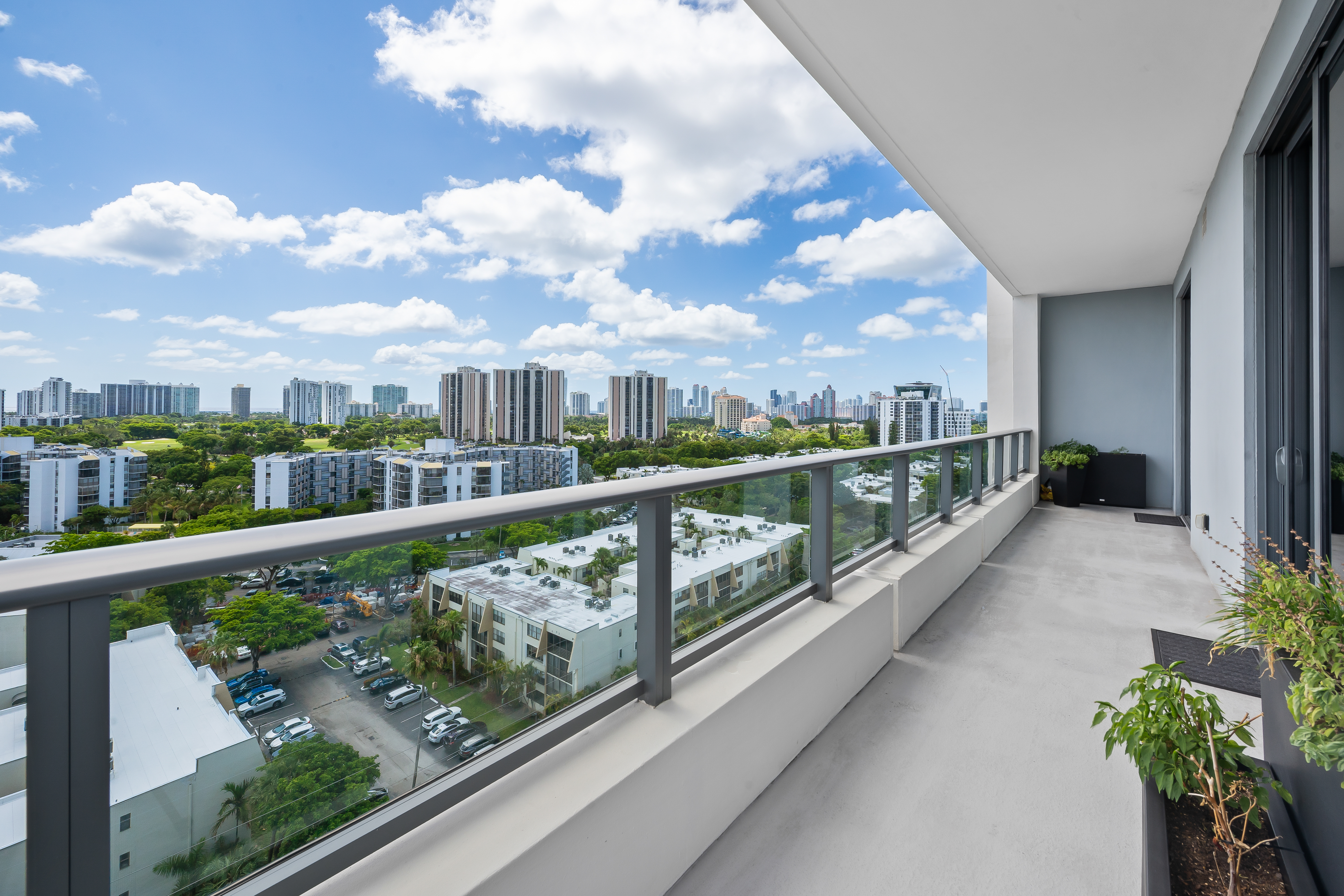  2960 NE 207th St, Aventura, FL, 33180 - 物件實景