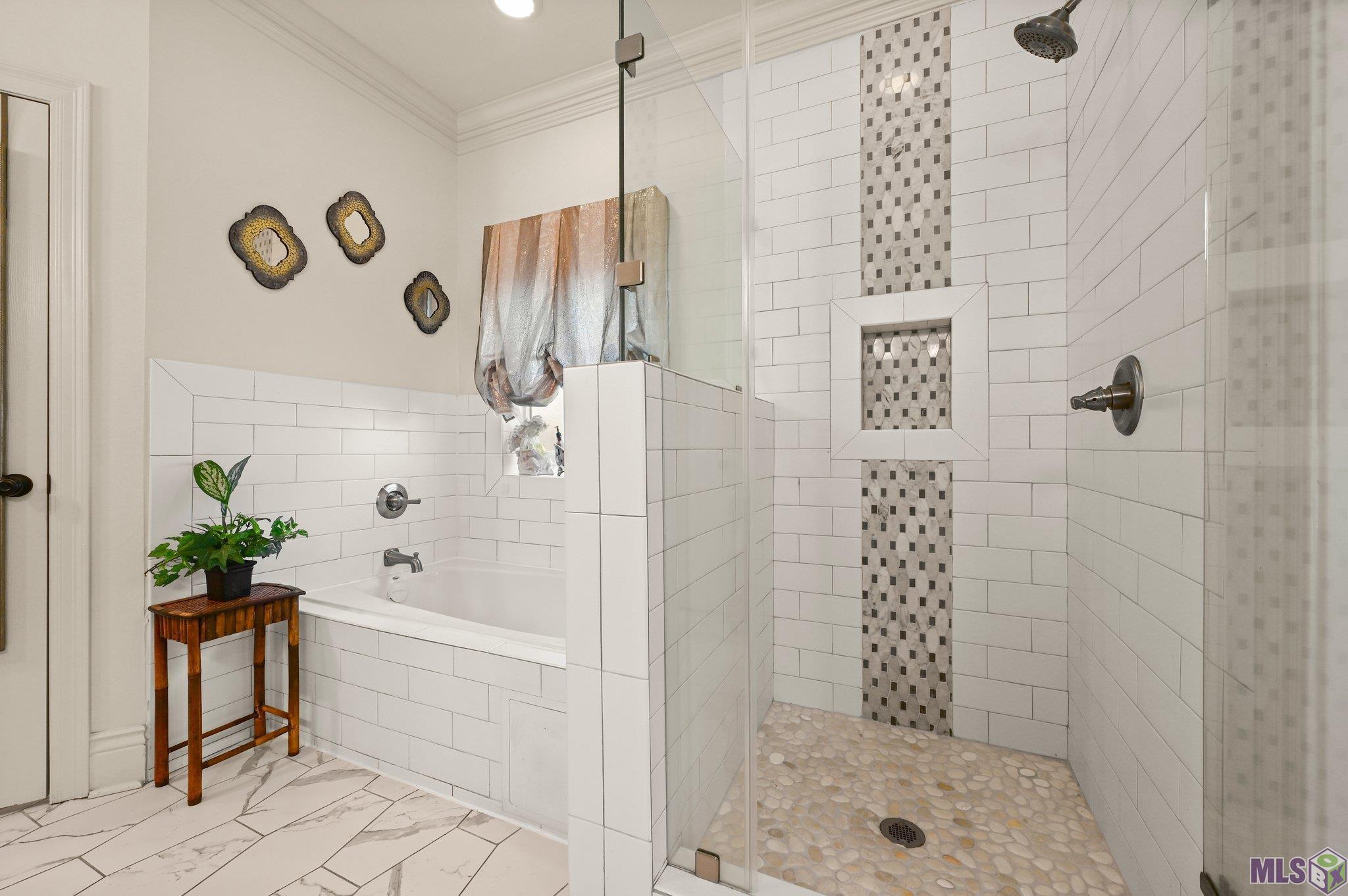 Baton Rouge, Louisiana, 70818, United States, 5 Bedrooms Bedrooms, ,4 BathroomsBathrooms,Residential,For Sale,2005866