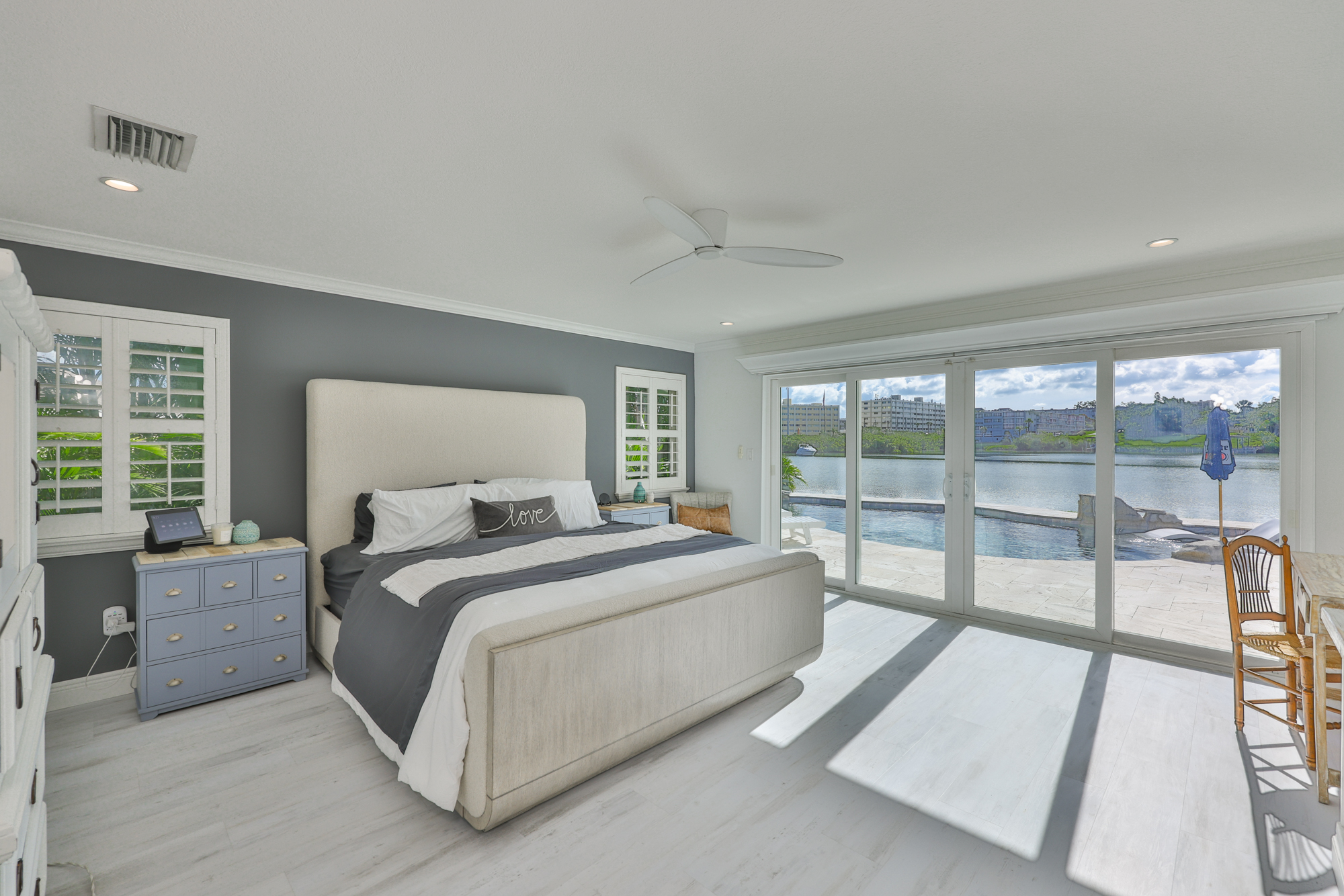 Largo, Florida, 33770, United States, 3 Bedrooms Bedrooms, ,4 BathroomsBathrooms,Residential,For Sale,1982146