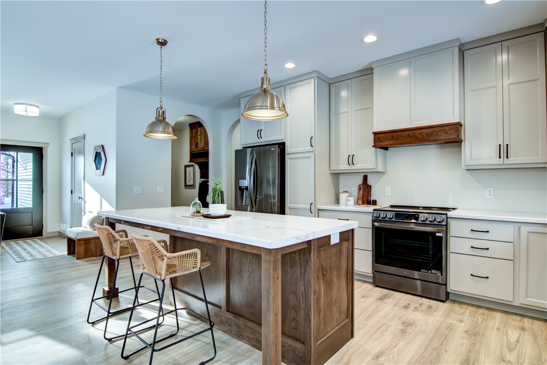 Eau Claire, Wisconsin, 54703, United States, 5 Bedrooms Bedrooms, ,3 BathroomsBathrooms,Residential,For Sale,1937821