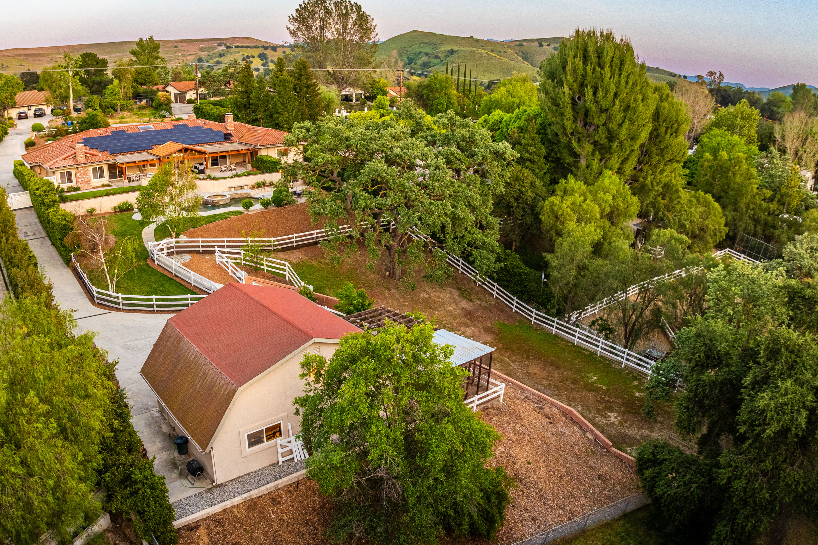  Sprawling Estate in Old Agoura - 物件實景